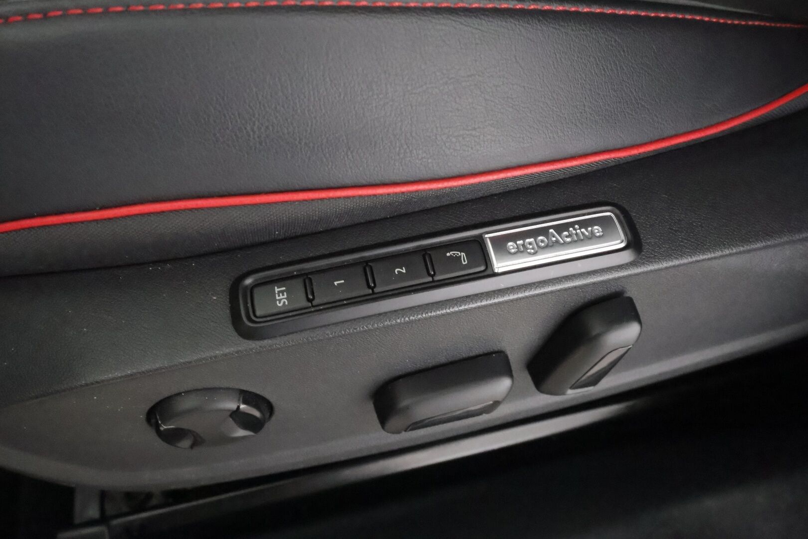 VOLKSWAGEN ID.5 2023 GTX Dual Motor AWD 220kW * ILP / ACC / IQ-Light / Hierovat muistipenkit / P.kamera / Keyless* - Merkkihuollettu / 2xLataus / Kahdet Renkaat