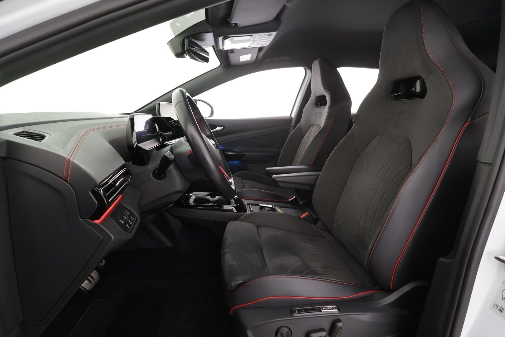 VOLKSWAGEN ID.5 2023 GTX Dual Motor AWD 220kW * ILP / ACC / IQ-Light / Hierovat muistipenkit / P.kamera / Keyless* - Merkkihuollettu / 2xLataus / Kahdet Renkaat