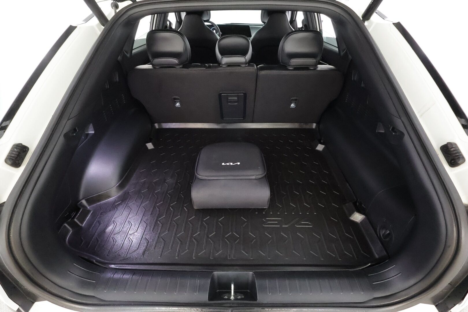 KIA EV6 2022 GT-Line RWD 77kWh 229hv * ACC / ILP / HUD / Kattoluukku / Muistipenkki / Meridian / Adapt.LED / Ilmastoidut penkit * - Merkkihuollettu - HULLUT AVAJAISHULINAT KORKOTARJOUS 3,29 %