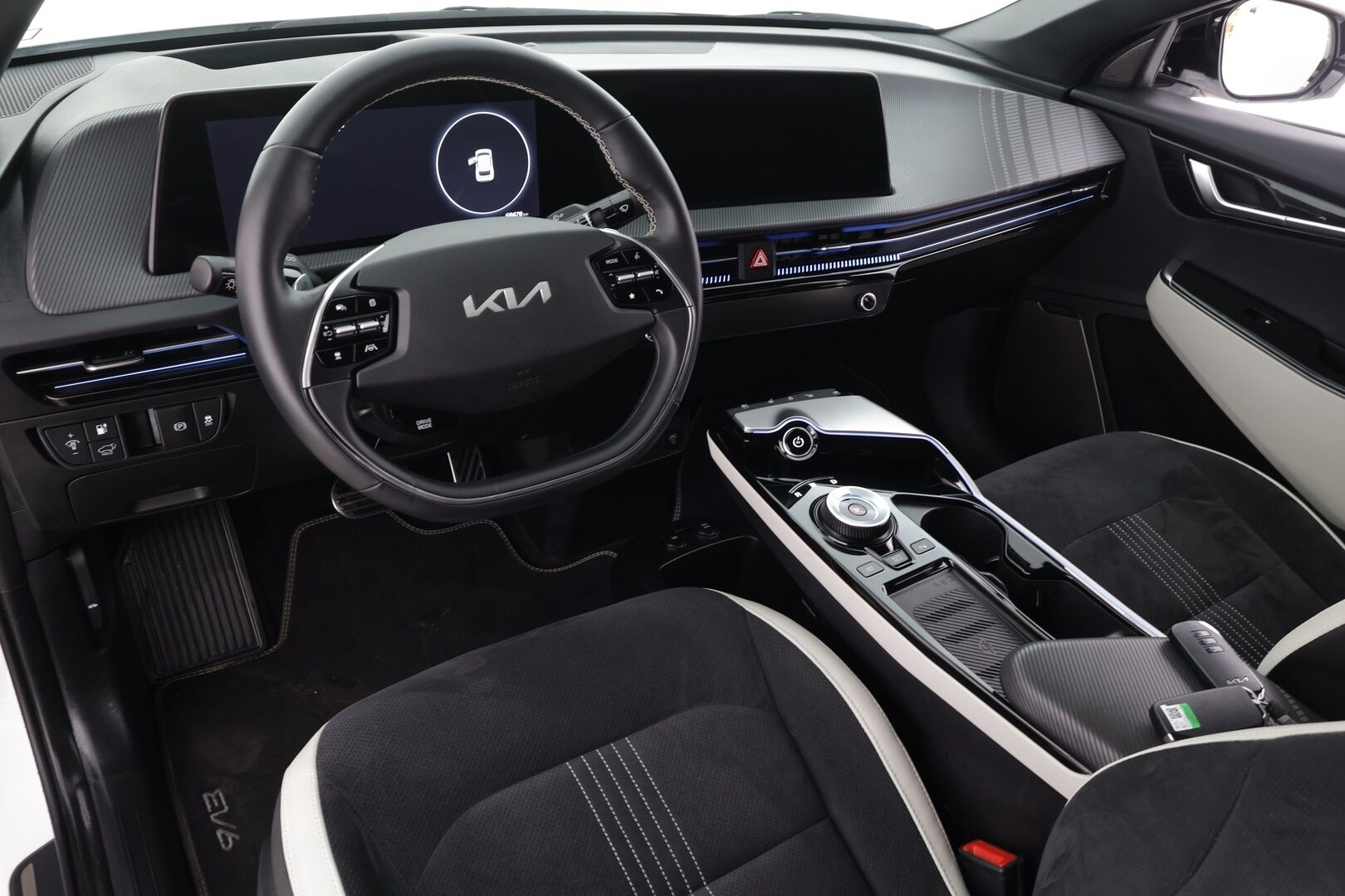 KIA EV6 2022 GT-Line RWD 77kWh 229hv * ACC / ILP / HUD / Kattoluukku / Muistipenkki / Meridian / Adapt.LED / Ilmastoidut penkit * - Merkkihuollettu - HULLUT AVAJAISHULINAT KORKOTARJOUS 3,29 %