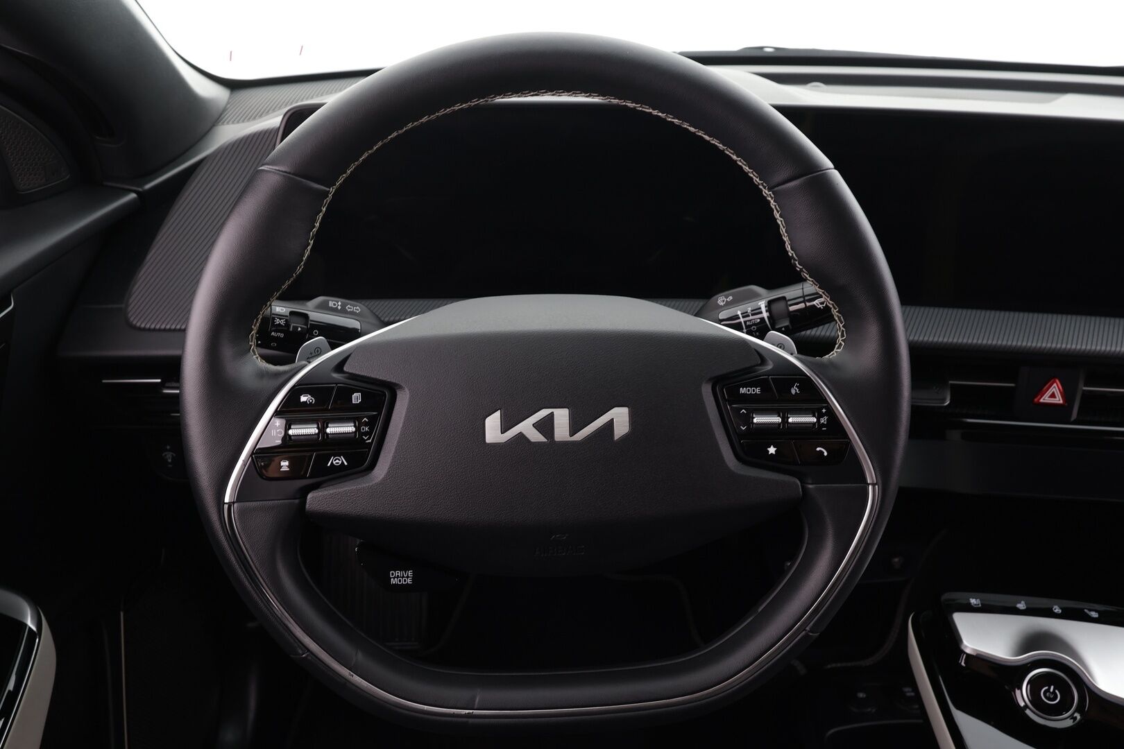 KIA EV6 2022 GT-Line 77 kWh 229 hv * ACC / HUD / 360° / Meridian / Muistipenkki / Adapt.LED / Ilmastoidut nahat / KeylessGo / Sähköluukku * - Merkkihuollettu