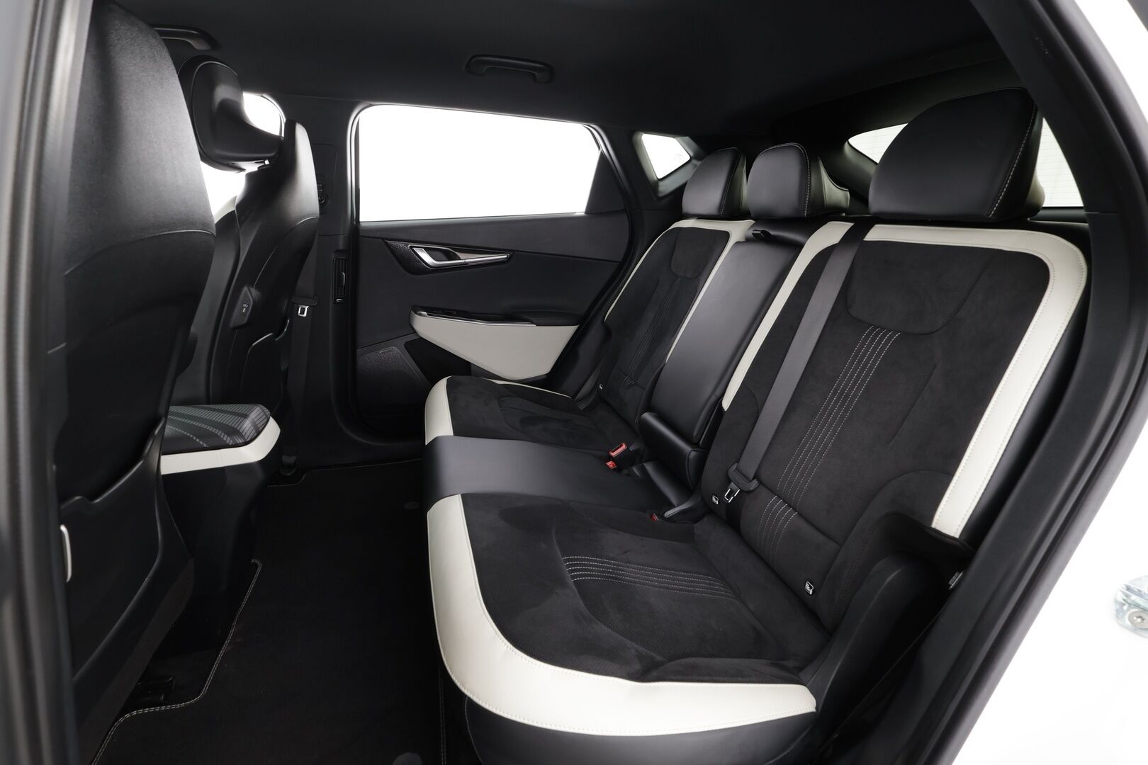 KIA EV6 2022 GT-Line 77 kWh 229 hv * ACC / HUD / 360° / Meridian / Muistipenkki / Adapt.LED / Ilmastoidut nahat / KeylessGo / Sähköluukku * - Merkkihuollettu