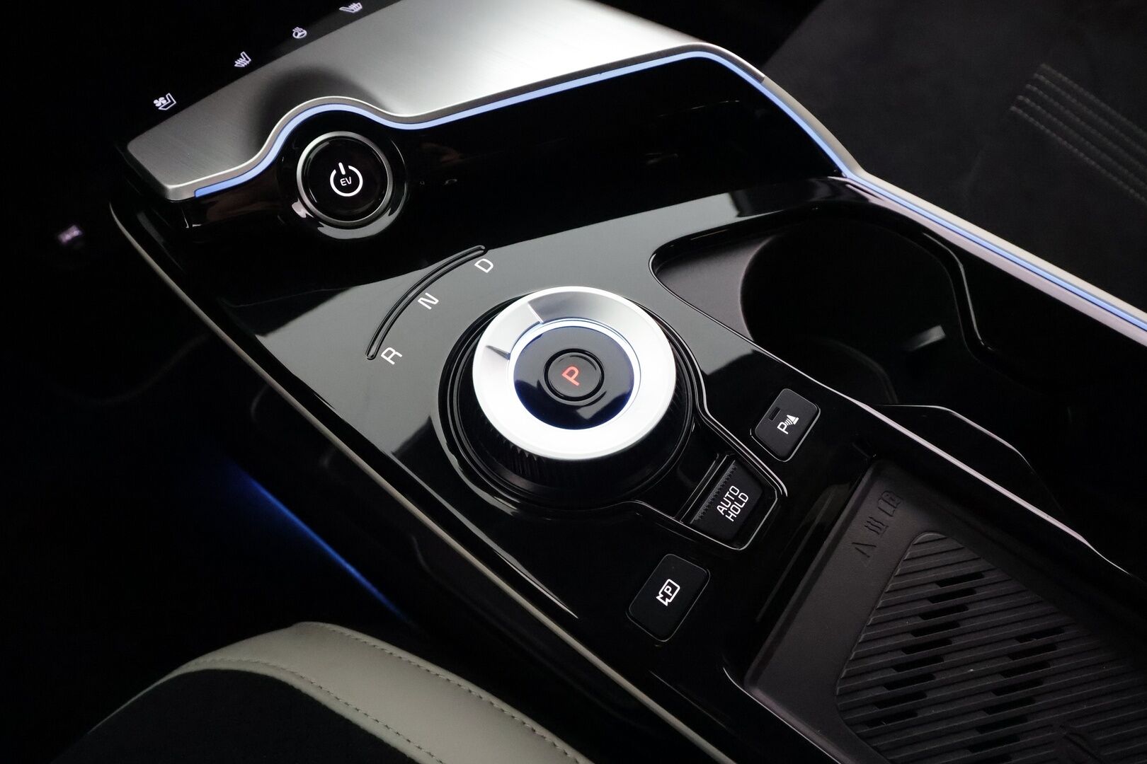 KIA EV6 2022 GT-Line RWD 77kWh 229hv * ACC / ILP / HUD / Kattoluukku / Muistipenkki / Meridian / Adapt.LED / Ilmastoidut penkit * - Merkkihuollettu - HULLUT AVAJAISHULINAT KORKOTARJOUS 3,29 %