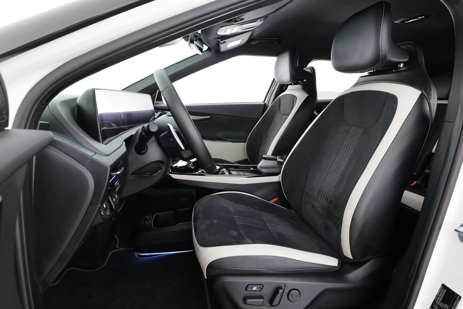 KIA EV6 2022 GT-Line RWD 77kWh 229hv * ACC / ILP / HUD / Kattoluukku / Muistipenkki / Meridian / Adapt.LED / Ilmastoidut penkit * - Merkkihuollettu - HULLUT AVAJAISHULINAT KORKOTARJOUS 3,29 %