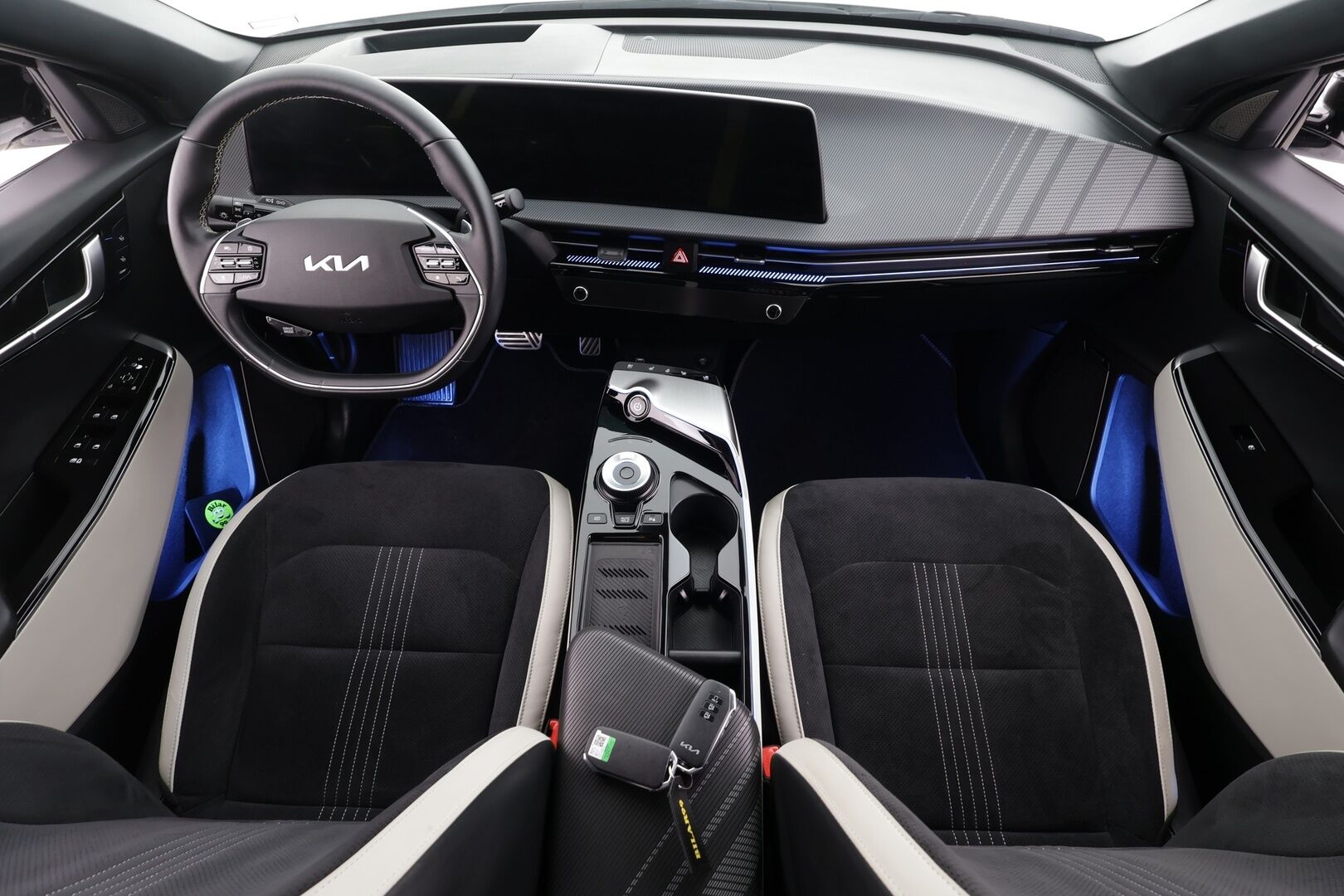 KIA EV6 2022 GT-Line RWD 77kWh 229hv * ACC / ILP / HUD / Kattoluukku / Muistipenkki / Meridian / Adapt.LED / Ilmastoidut penkit * - Merkkihuollettu - HULLUT AVAJAISHULINAT KORKOTARJOUS 3,29 %