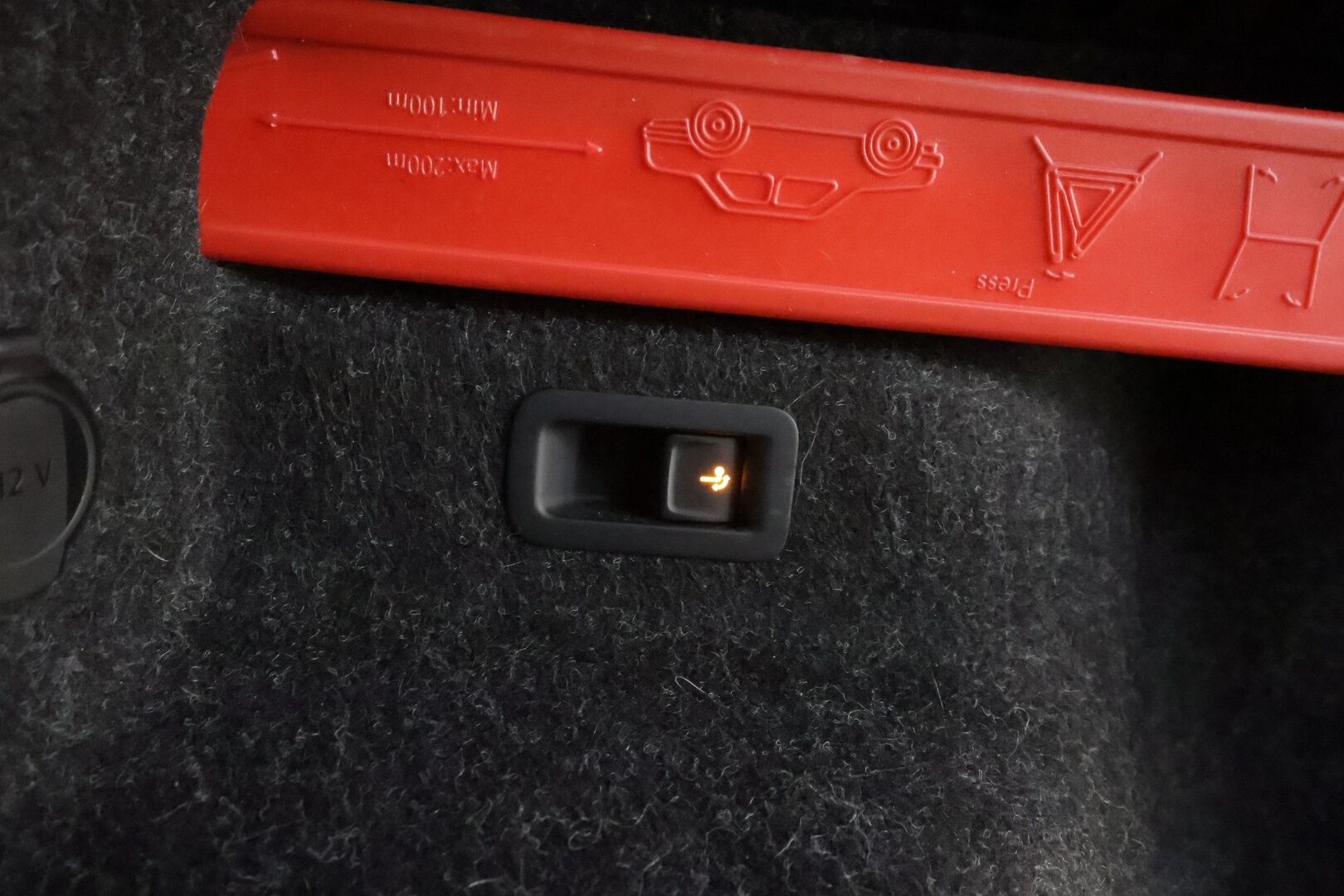 SKODA ENYAQ 2022 80 SportLine iV * Vetokoukku / Adapt.Vakkari / Lämpöpumppu / Panoraama / Muistipenkit / 360-Kamera / Smartlink / KeyLess - Merkkihuollettu / Kahdet renkaat