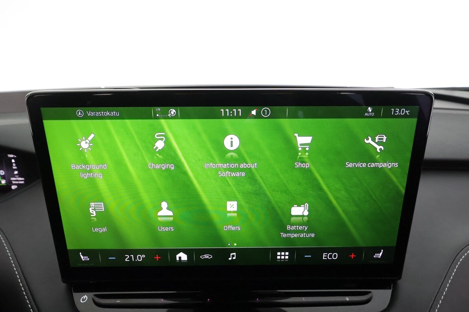 SKODA ENYAQ 2022 80 iV Sportline * ACC / HUD / ILP / Koukku / Panorama / Muistipenkit / 360-kamera / Keyless / Smartlink * - Merkkihuollettu / Kahdet renkaat