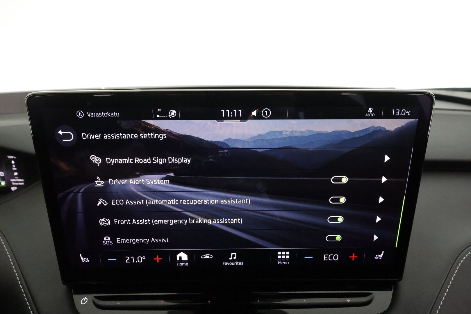 SKODA ENYAQ 2022 80 iV Sportline * ACC / HUD / ILP / Koukku / Panorama / Muistipenkit / 360-kamera / Keyless / Smartlink * - Merkkihuollettu / Kahdet renkaat