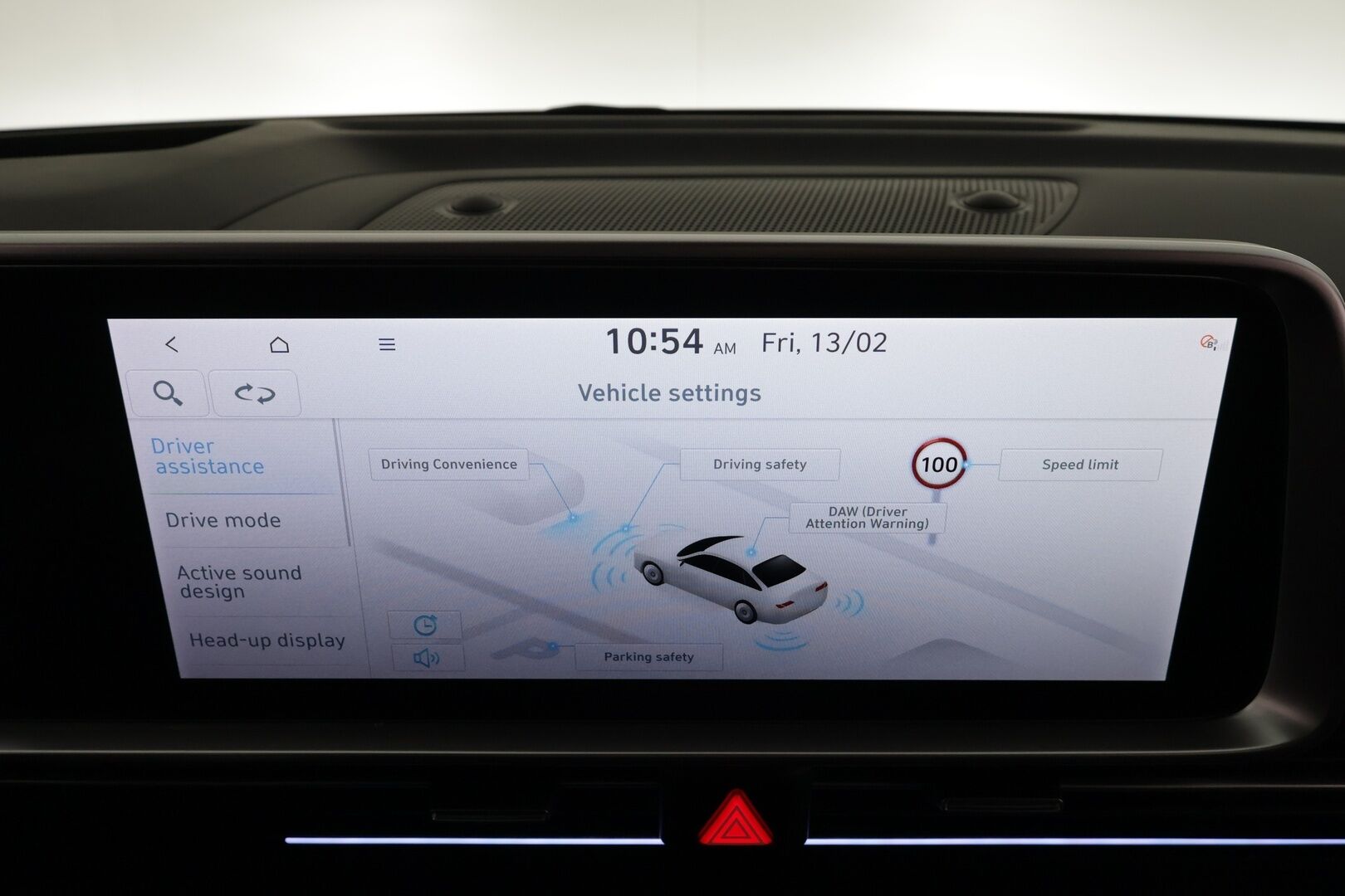 HYUNDAI IONIQ 6 2023 77 kWh 229 hv Premium - Akku kuntotarkastettu SOH 98,1 % / Merkkihuollettu / ACC / ILP / HUD / Sähköpenkit / 360-Kamera / Nahkaverhoiu / Apple&Android *