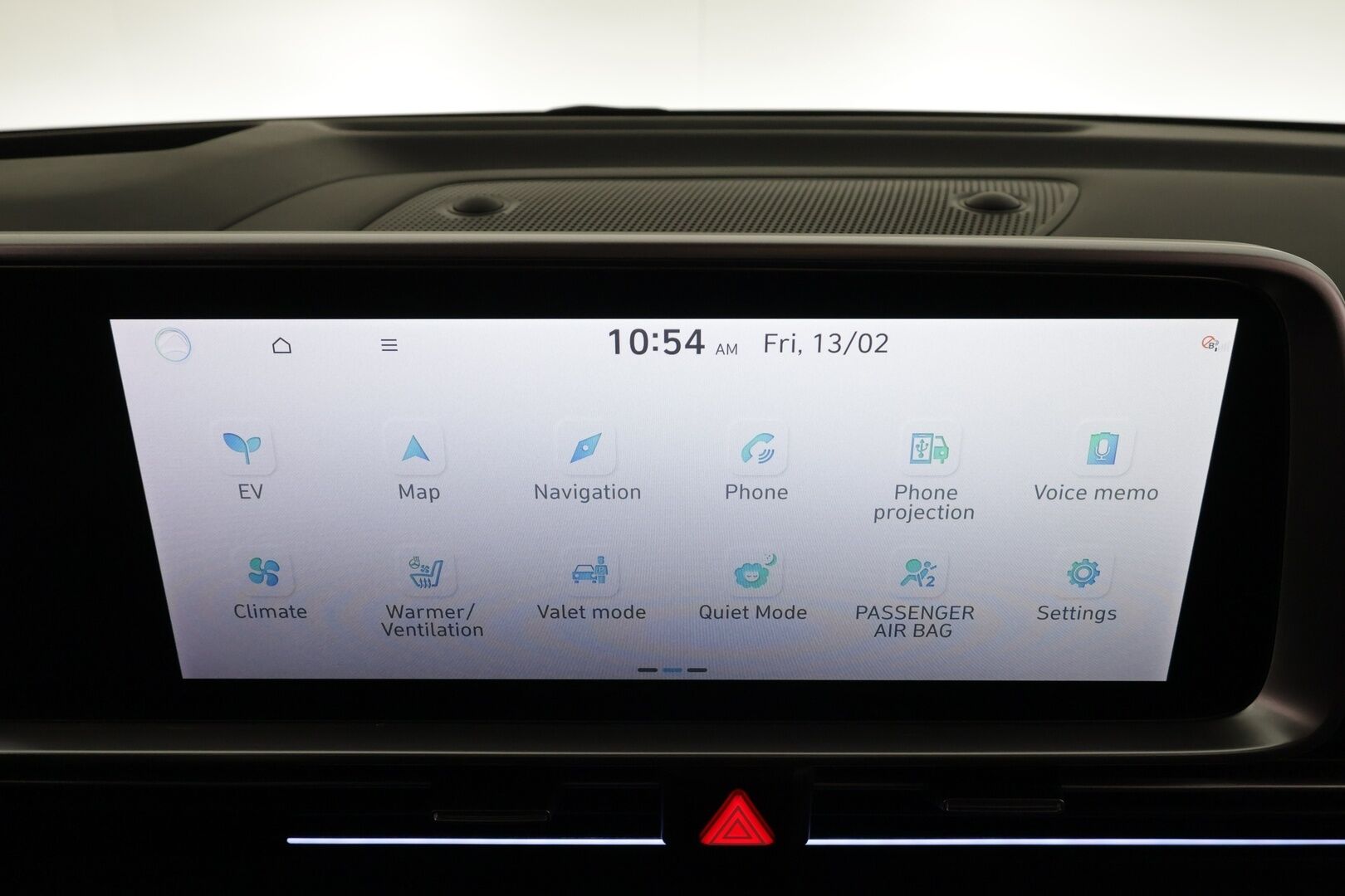 HYUNDAI IONIQ 6 2023 77 kWh 229 hv Premium - Akku kuntotarkastettu SOH 98,1 % / Merkkihuollettu / ACC / ILP / HUD / Sähköpenkit / 360-Kamera / Nahkaverhoiu / Apple&Android *