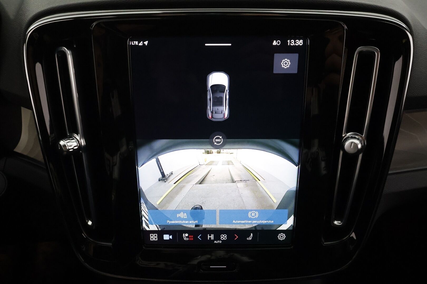 Volvo C40 2023 Recharge Twin Ultimate aut * ACC / 360° / H&K / Koukku / Muistipenkki / ILP / Lasikatto / KeylessGo / BLIS * - Merkkihuollettu / Huippuvarusteet