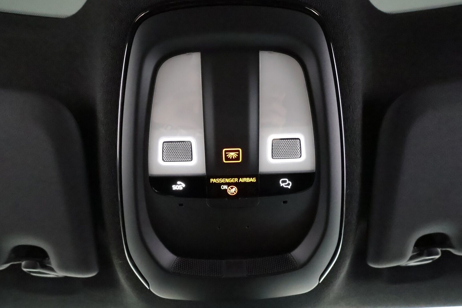 Volvo C40 2023 Recharge Twin Ultimate aut * ACC / 360° / H&K / Koukku / Muistipenkki / ILP / Lasikatto / KeylessGo / BLIS * - Merkkihuollettu / Huippuvarusteet