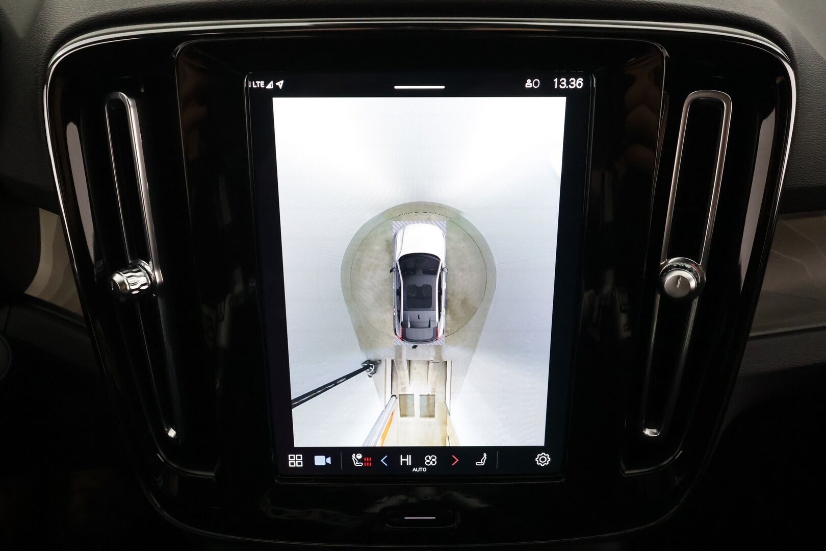 Volvo C40 2023 Recharge Twin Ultimate aut * ACC / 360° / H&K / Koukku / Muistipenkki / ILP / Lasikatto / KeylessGo / BLIS * - Merkkihuollettu / Huippuvarusteet