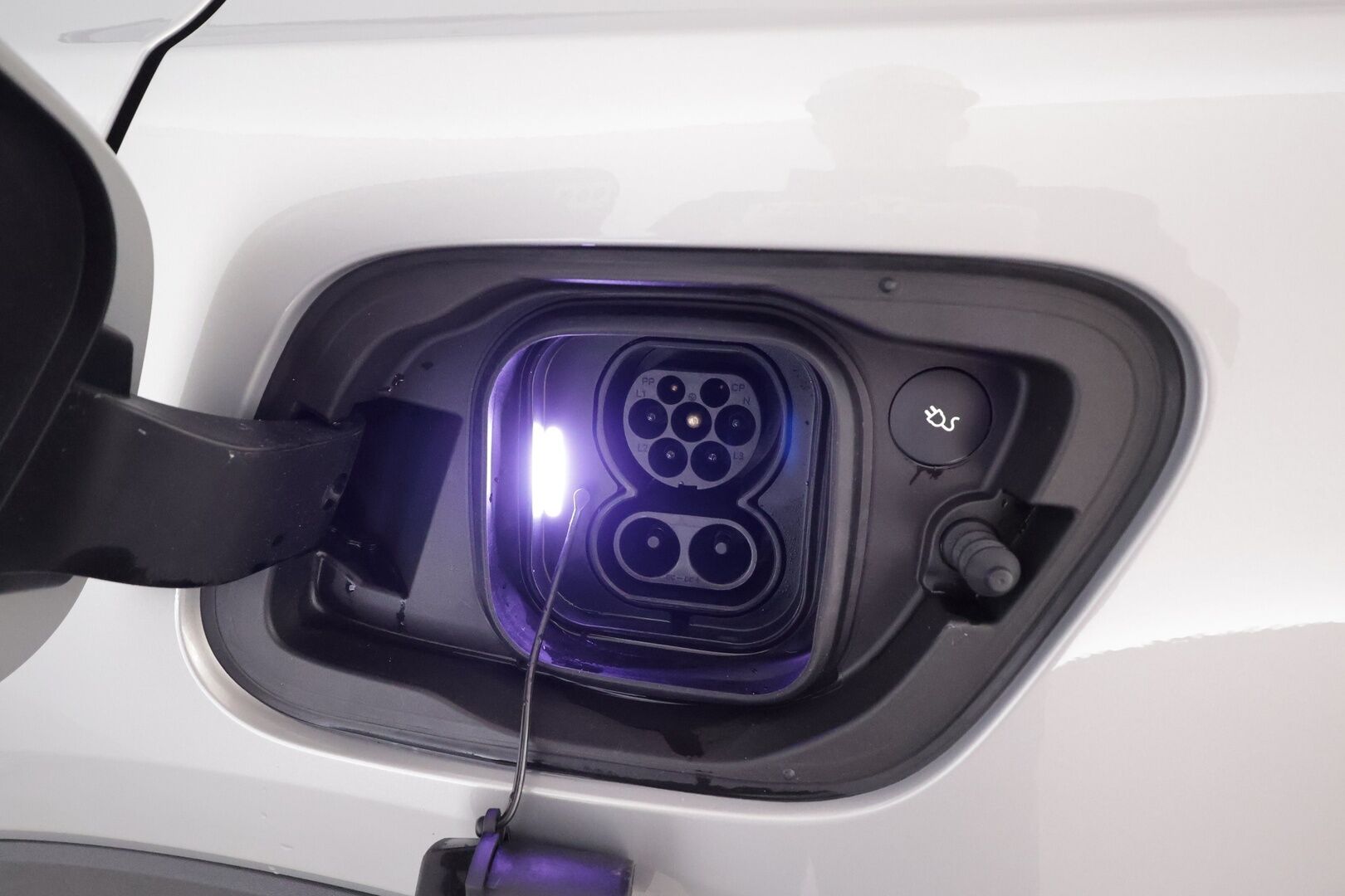 Volvo C40 2023 Recharge Twin Ultimate aut * ACC / 360° / H&K / Koukku / Muistipenkki / ILP / Lasikatto / KeylessGo / BLIS * - Merkkihuollettu / Huippuvarusteet