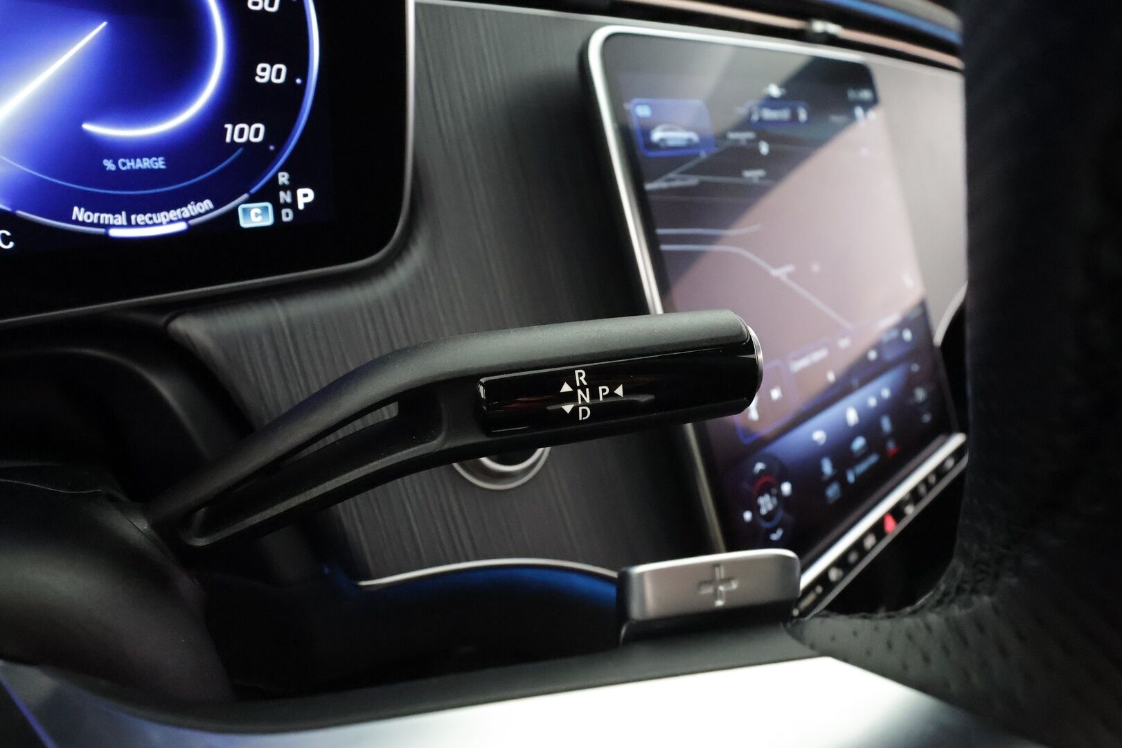 MERCEDES-BENZ EQE 2023 350 4MATIC AMG * Distronic Pro / P.kamera / Panorama / Muistipenkit / KeylessGo / Navi / Akuston esilämmitys * - Akku kuntotarkastettu SoH 96,6%