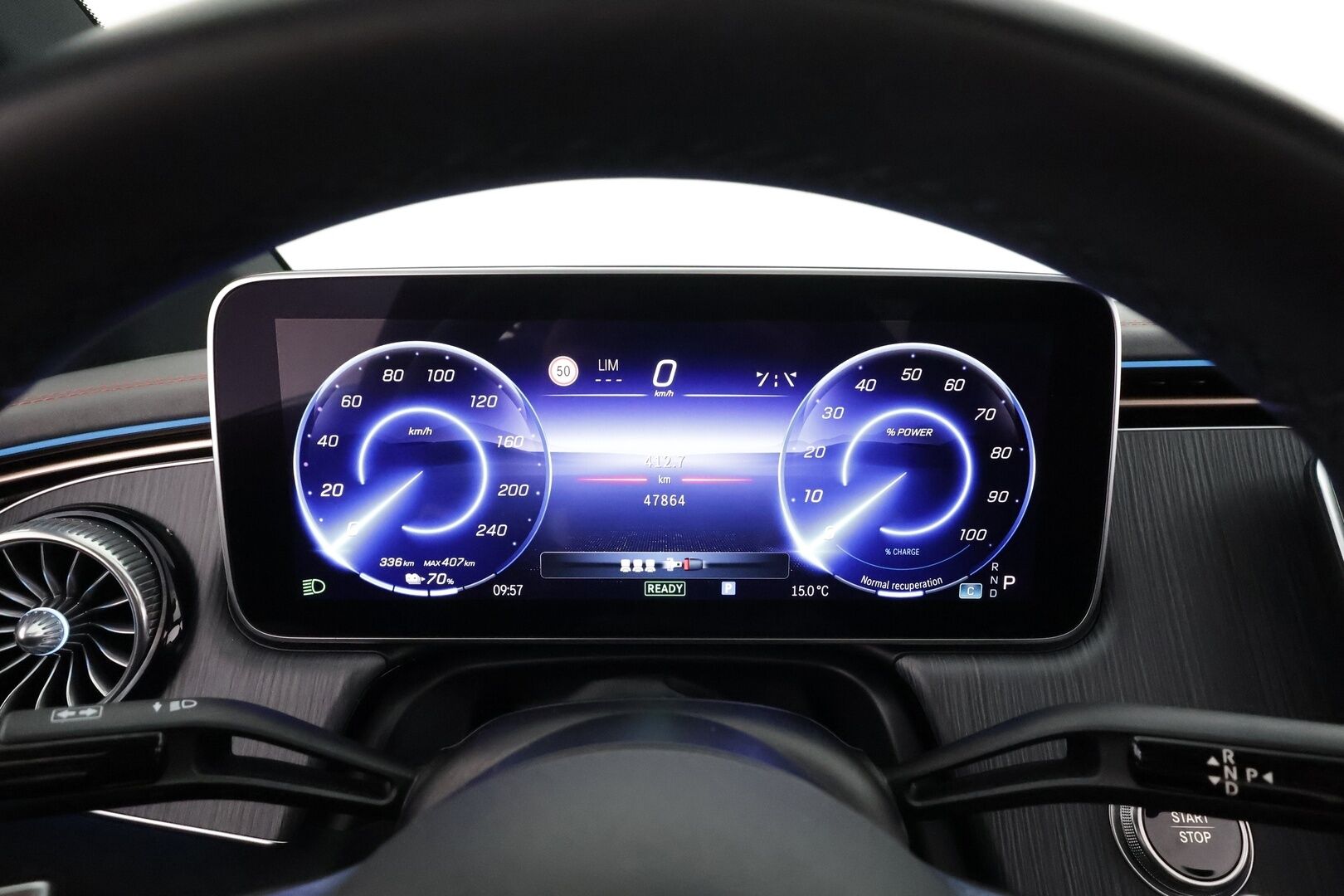 MERCEDES-BENZ EQE 2023 350 4MATIC AMG * Distronic Pro / P.kamera / Panorama / Muistipenkit / KeylessGo / Navi / Akuston esilämmitys * - Akku kuntotarkastettu SoH 96,6% - HULLUT AVAJAISHULINAT KORKOTARJOUS 3,29 %