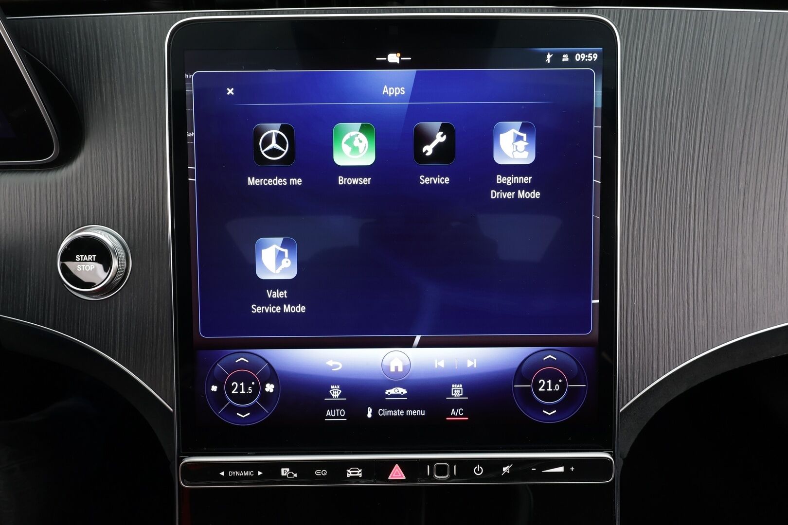 MERCEDES-BENZ EQE 2023 350 4MATIC AMG * Distronic Pro / P.kamera / Panorama / Muistipenkit / KeylessGo / Navi / Akuston esilämmitys * - Akku kuntotarkastettu SoH 96,6% - HULLUT AVAJAISHULINAT KORKOTARJOUS 3,29 %