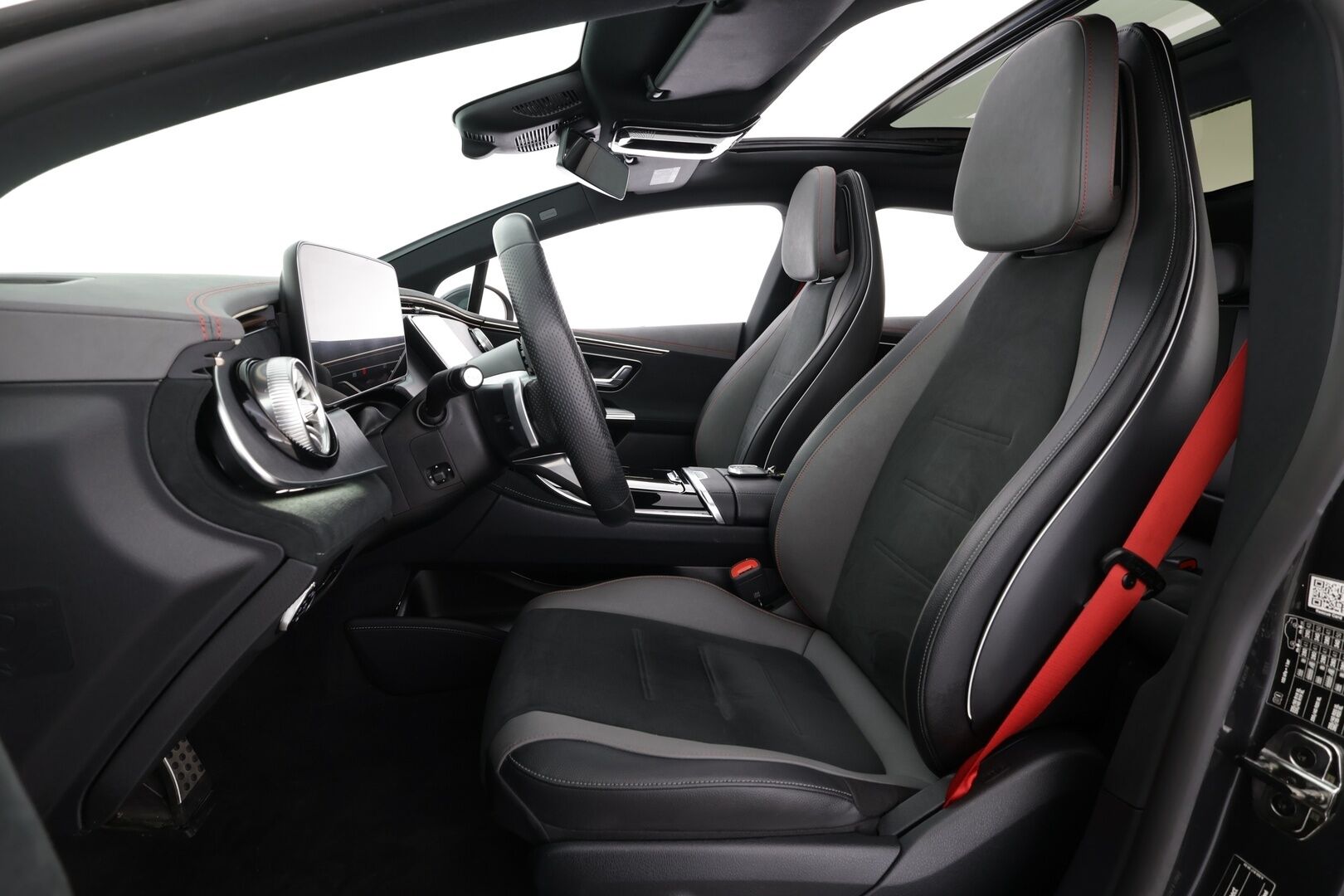 MERCEDES-BENZ EQE 2023 350 4MATIC AMG * Distronic Pro / P.kamera / Panorama / Muistipenkit / KeylessGo / Navi / Akuston esilämmitys * - Akku kuntotarkastettu SoH 96,6% - HULLUT AVAJAISHULINAT KORKOTARJOUS 3,29 %