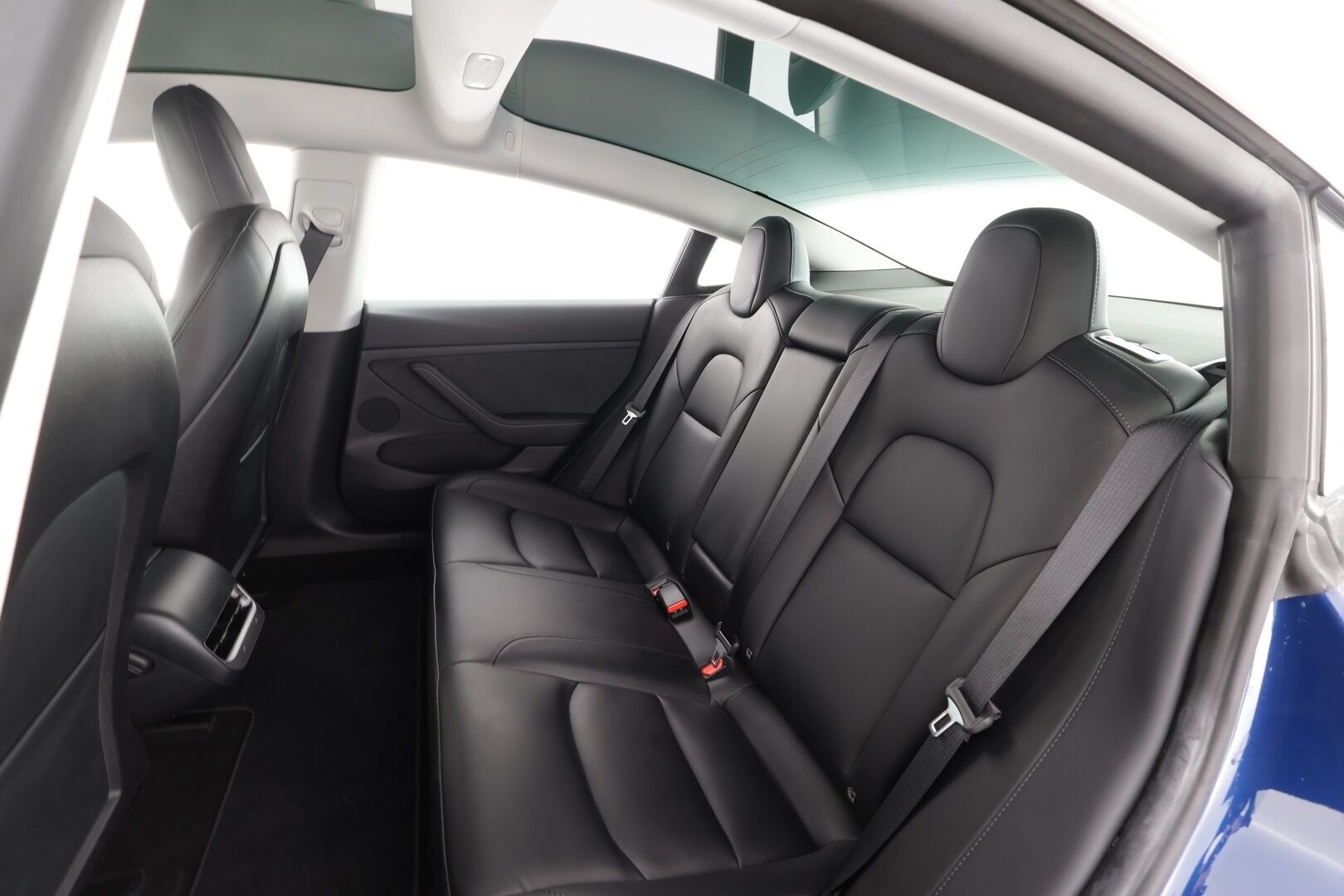 TESLA MODEL 3 2023 Standard Range Plus * ILP / Lasikatto / ACC / Matrix-LED / Muistipenkki / Kaistavahti / Navi * - Akku kuntotarkastettu / P.Kamera