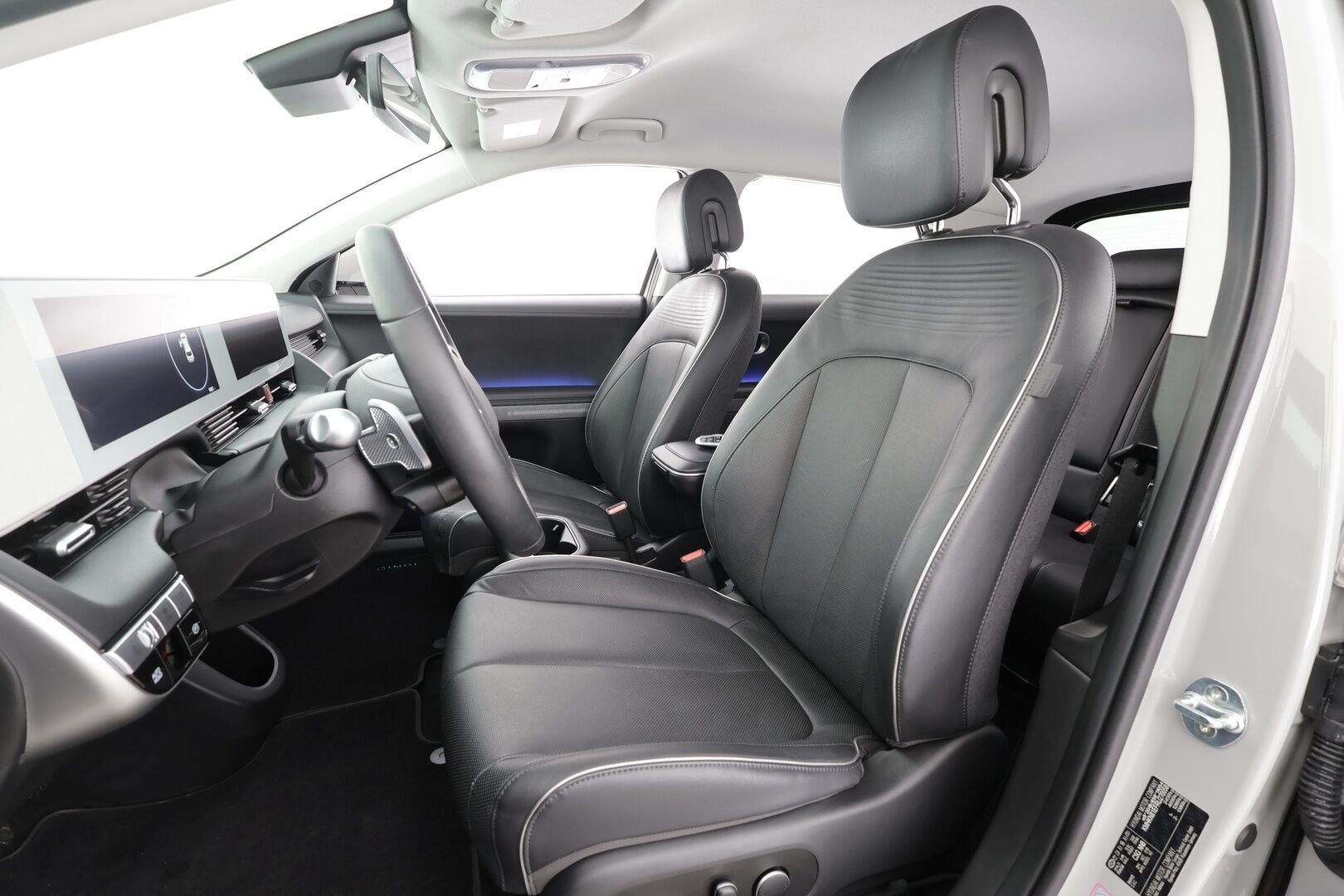 HYUNDAI IONIQ 5 2024 hv Style 5d * ILP / ACC / LED / P.Kamera / Kaistavahti / Keyless / Ilmastoidut nahat *