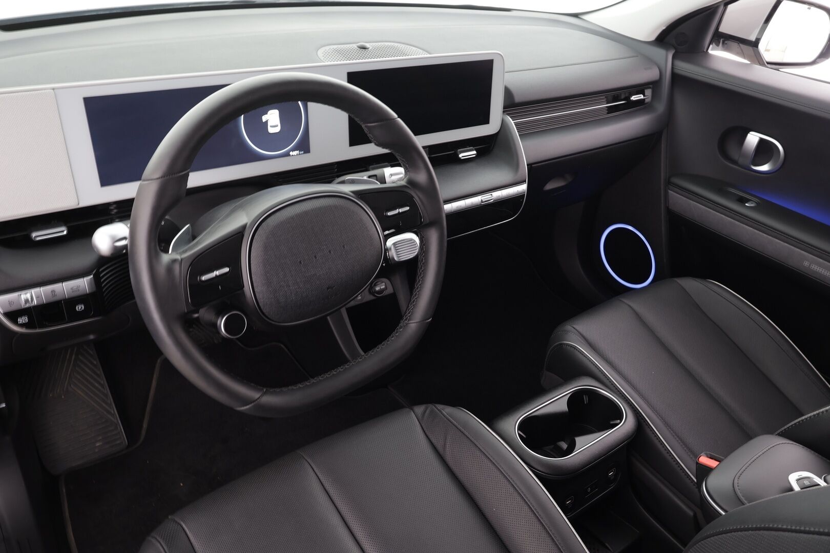 HYUNDAI IONIQ 5 2024 hv Style 5d * ILP / ACC / LED / P.Kamera / Kaistavahti / Keyless / Ilmastoidut nahat *