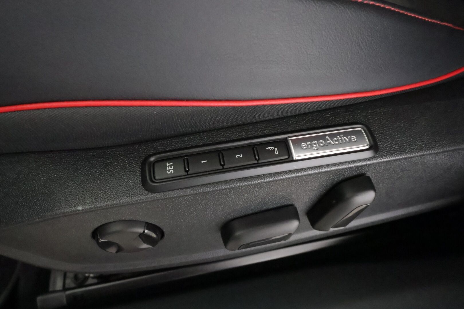 VOLKSWAGEN ID.5 2023 GTX Dual Motor AWD 220kW *ACC / ILP / IQ-Light / Hierovat muistipenkit / Kamera / Keyless* - Merkkihuollettu / SoH 93.3 % / Kahdet OEM vanteet / ALV - HULLUT AVAJAISHULINAT KORKOTARJOUS 3,29 %