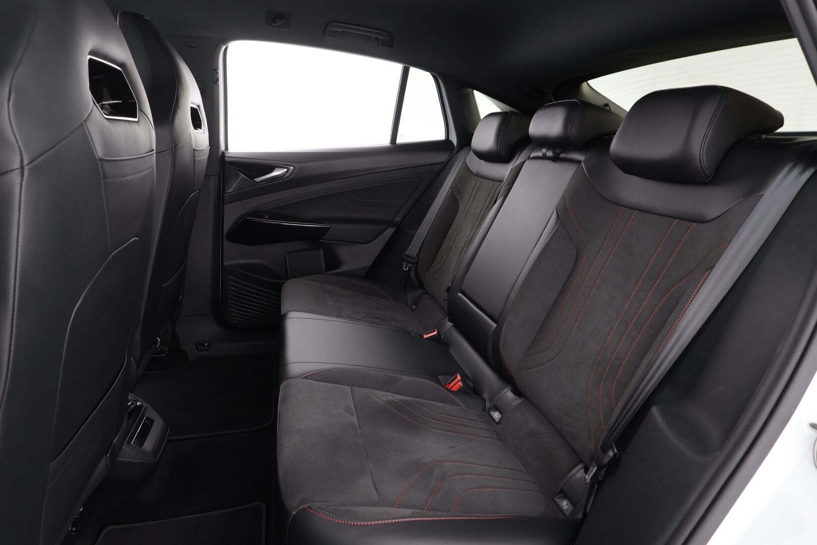 VOLKSWAGEN ID.5 2023 GTX Dual Motor AWD 220kW - KATSO MIHIN POIKKEUKSELLISEEN KAMPANJAHINTAAN! | ACC | ILP | IQ-Light | Hierovat muistipenkit | Kamera | Keyless | Merkkihuollettu | SoH 93.3 % | Kahdet OEM vanteet | ALV
