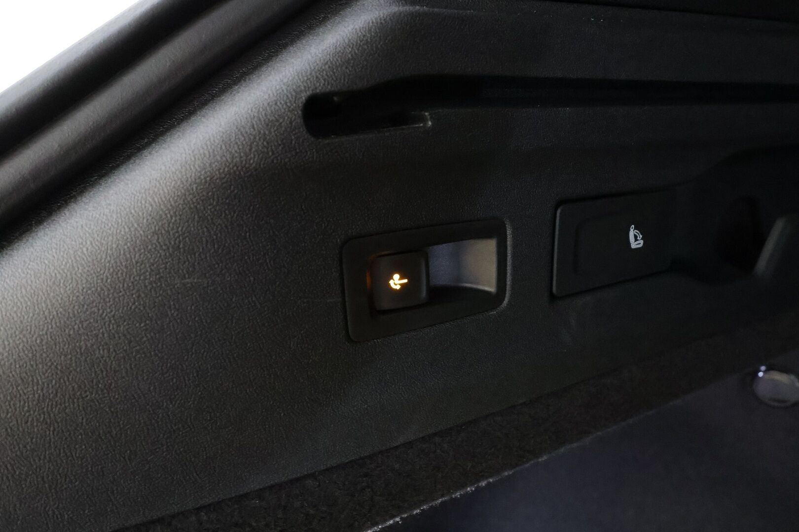 VOLKSWAGEN ID.7 2025 Tourer GTX 4Motion 250kW * ACC / HUD / Lasikatto / 360° / Koukku / ILP / IQ.Light / Akuston esilämmitys / DCC * - Akku kuntotarkastettu