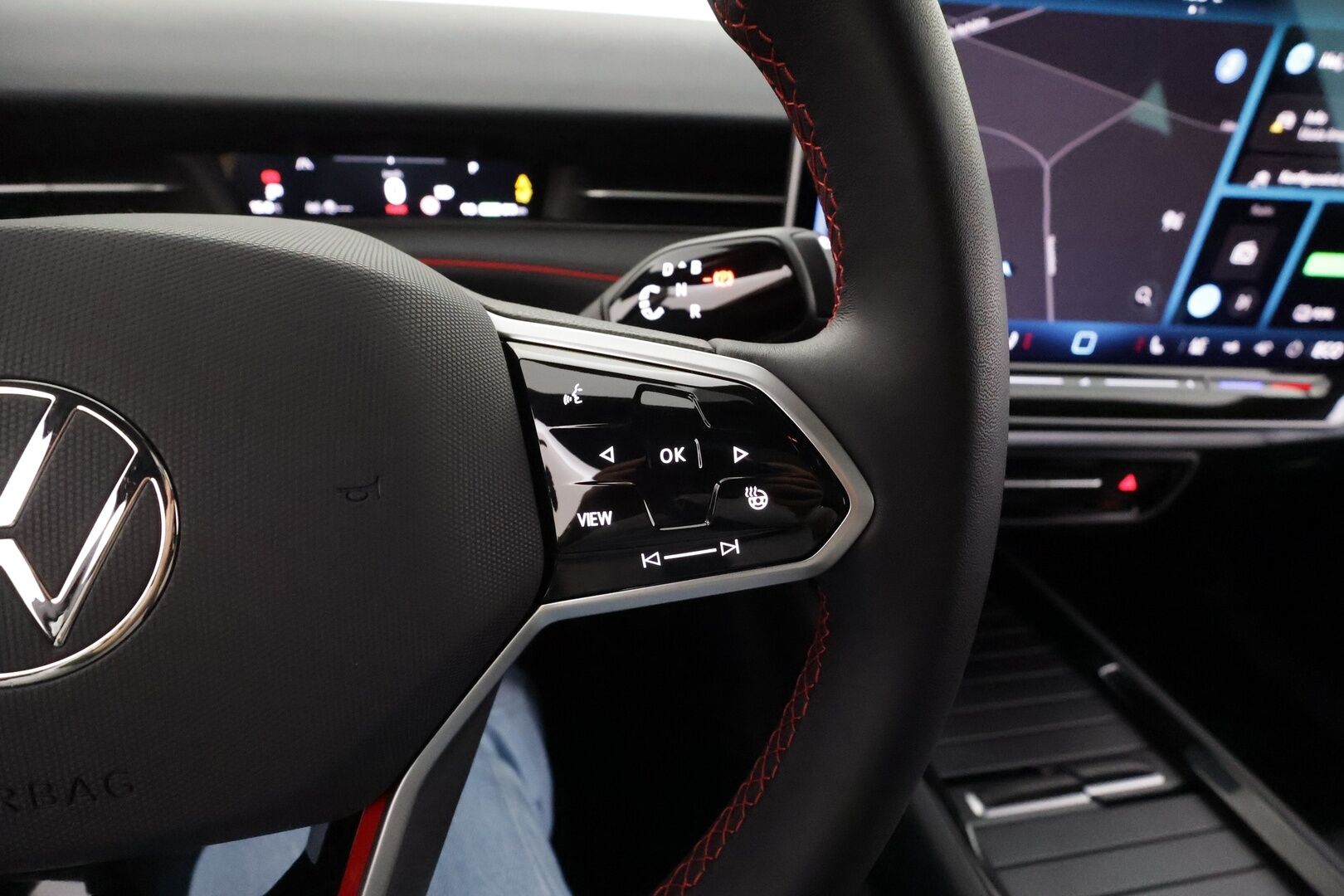 VOLKSWAGEN ID.7 2025 Tourer GTX 4Motion 250kW * ACC / HUD / Lasikatto / 360° / Koukku / ILP / IQ.Light / Akuston esilämmitys / DCC * - Akku kuntotarkastettu