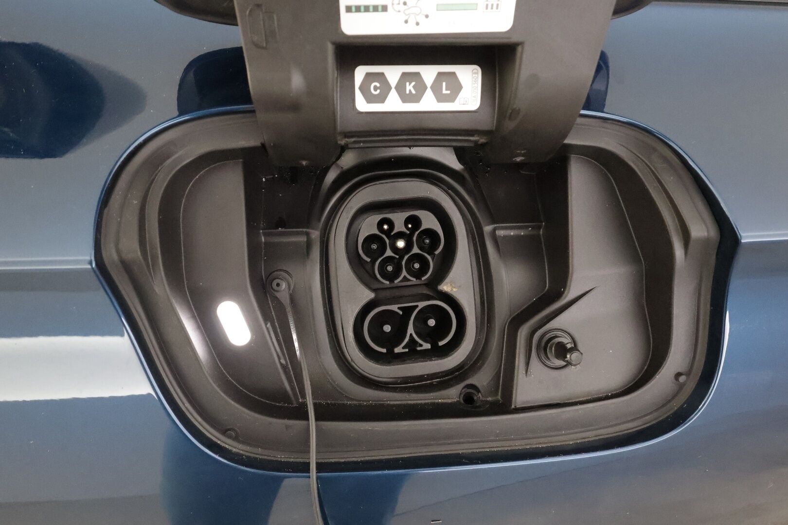 VOLKSWAGEN ID.7 2025 Tourer GTX 4Motion 250kW * ACC / HUD / Lasikatto / 360° / Koukku / ILP / IQ.Light / Akuston esilämmitys / DCC * - Akku kuntotarkastettu