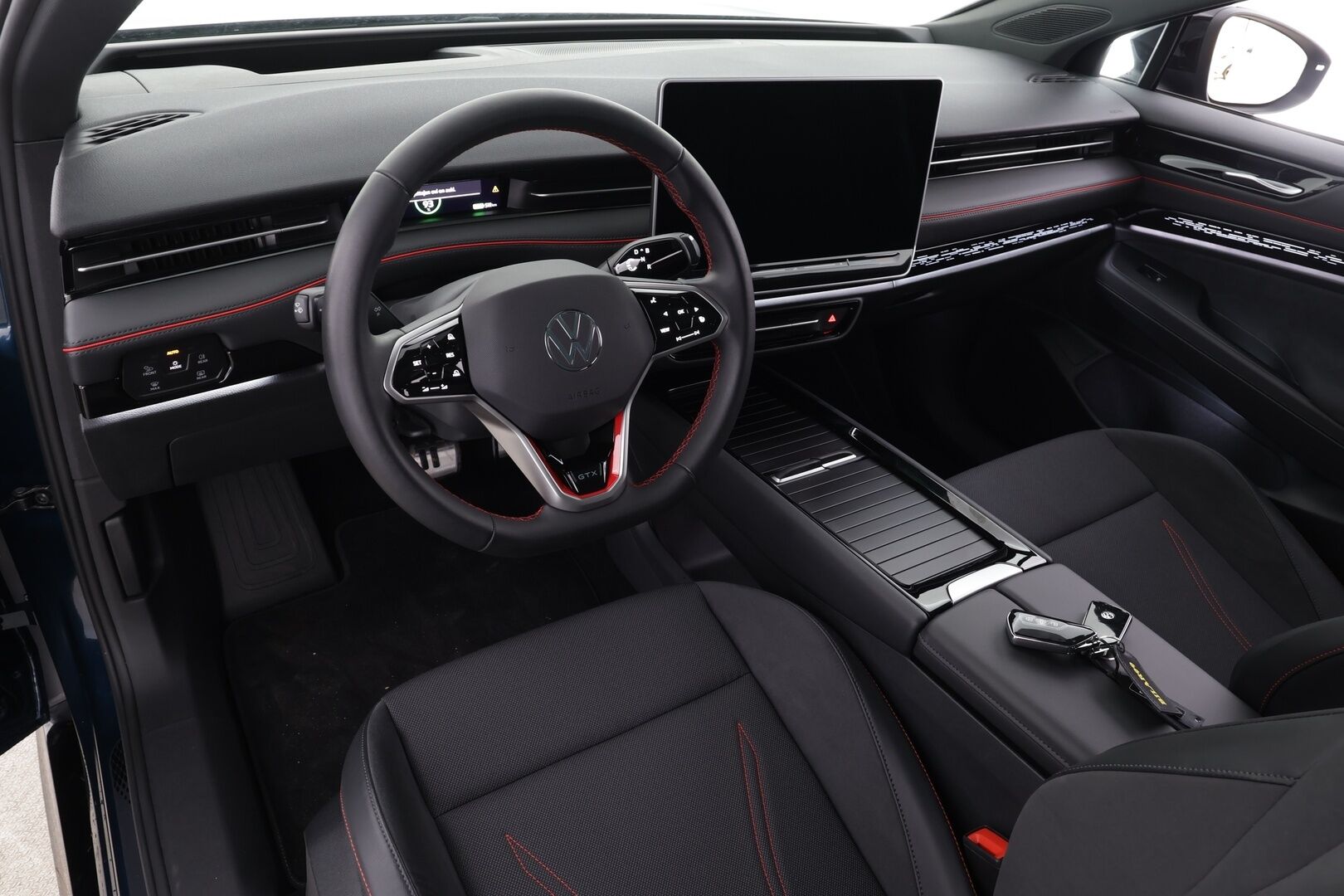 VOLKSWAGEN ID.7 2025 Tourer GTX 4Motion 250kW * ACC / HUD / Lasikatto / 360° / Koukku / ILP / IQ.Light / Akuston esilämmitys / DCC * - Akku kuntotarkastettu