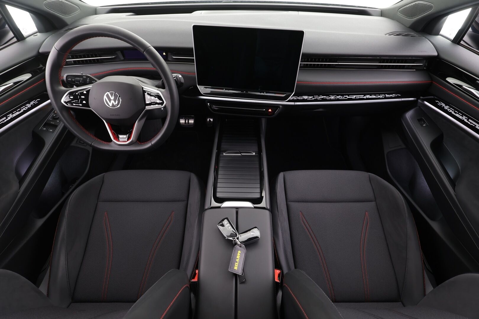 VOLKSWAGEN ID.7 2025 Tourer GTX 4Motion 250kW * ACC / HUD / Lasikatto / 360° / Koukku / ILP / IQ.Light / Akuston esilämmitys / DCC * - Akku kuntotarkastettu