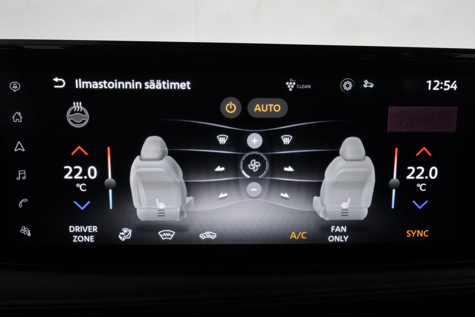 NISSAN ARIYA 2023 87kWh Advance 2WD 22kw charger * ACC / LED / 360 / Sähköpenkit / Navi / Digimittaristo / Kaistavahti / Keyless * - Kahdet renkaat aluvanteilla / Suomi-auto - HULLUT AVAJAISHULINAT KORKOTARJOUS 3,29 %