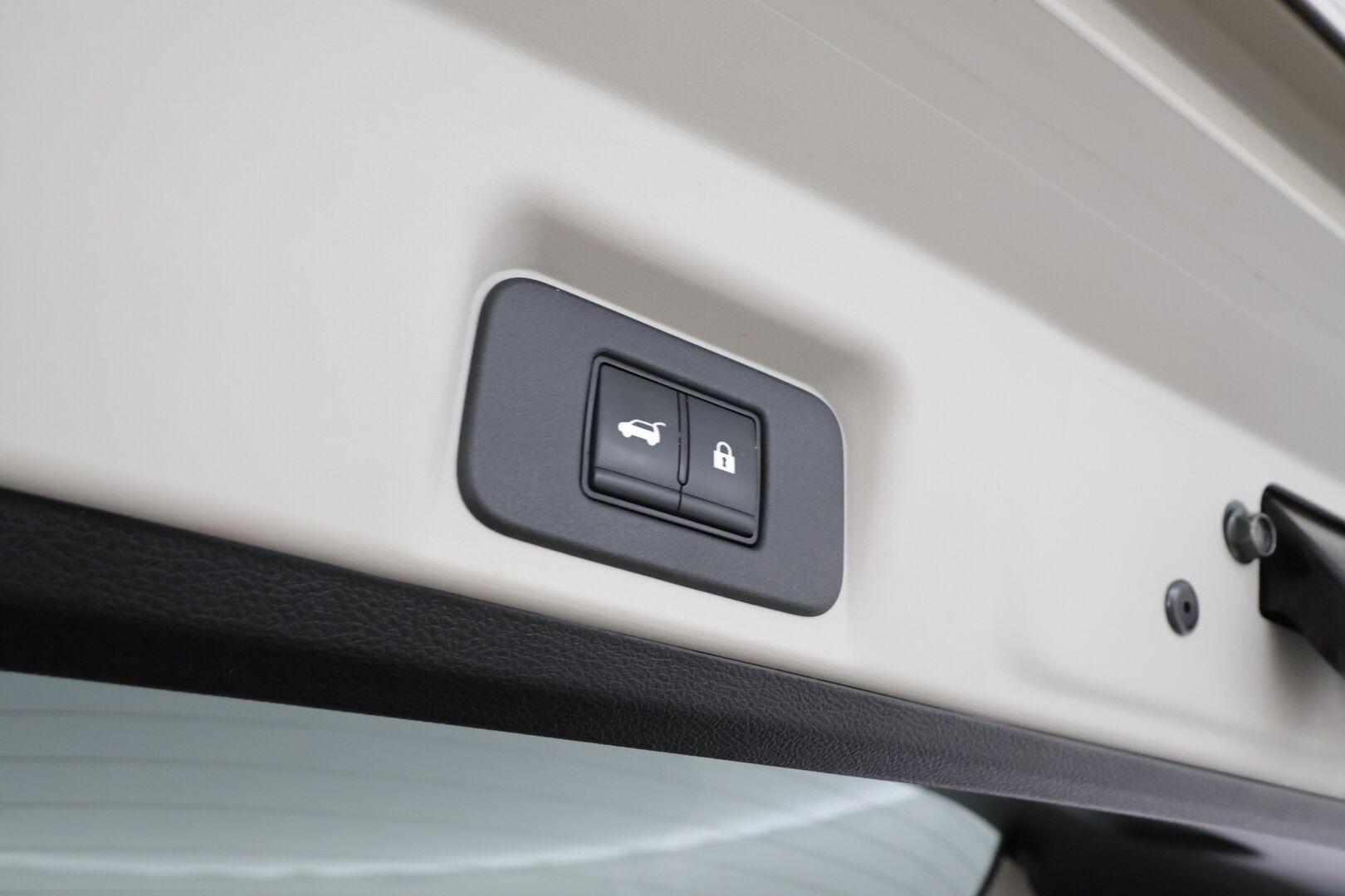 NISSAN ARIYA 2023 87kWh Advance 2WD 22kw charger * ACC / LED / 360 / Sähköpenkit / Navi / Digimittaristo / Kaistavahti / Keyless * - Kahdet renkaat aluvanteilla / Suomi-auto - HULLUT AVAJAISHULINAT KORKOTARJOUS 3,29 %