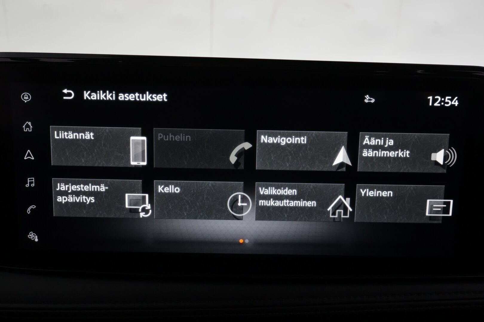 NISSAN ARIYA 2023 Advance 2WD 22kw charger * ACC / LED / 360 / Sähköpenkit / Navi / Digimittaristo / Kaistavahti / Keyless * - Kahdet renkaat aluvanteilla / Suomi-auto