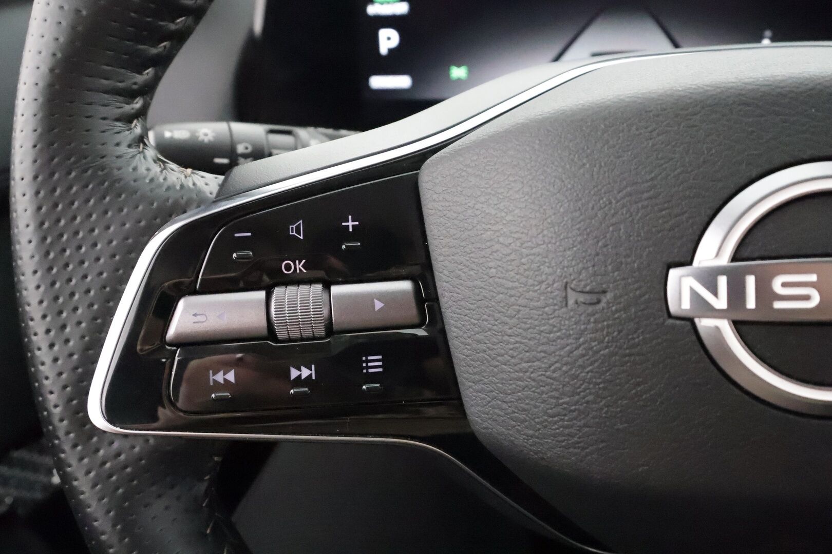 NISSAN ARIYA 2023 Advance 2WD 22kw charger * ACC / LED / 360 / Sähköpenkit / Navi / Digimittaristo / Kaistavahti / Keyless * - Kahdet renkaat aluvanteilla / Suomi-auto