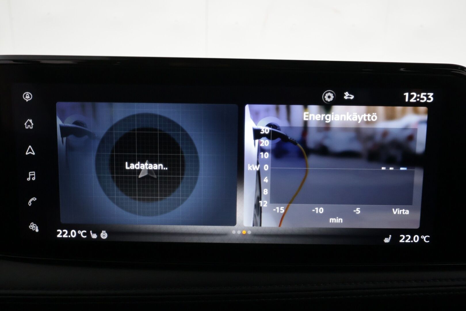 NISSAN ARIYA 2023 Advance 2WD 22kw charger * ACC / LED / 360 / Sähköpenkit / Navi / Digimittaristo / Kaistavahti / Keyless * - Kahdet renkaat aluvanteilla / Suomi-auto