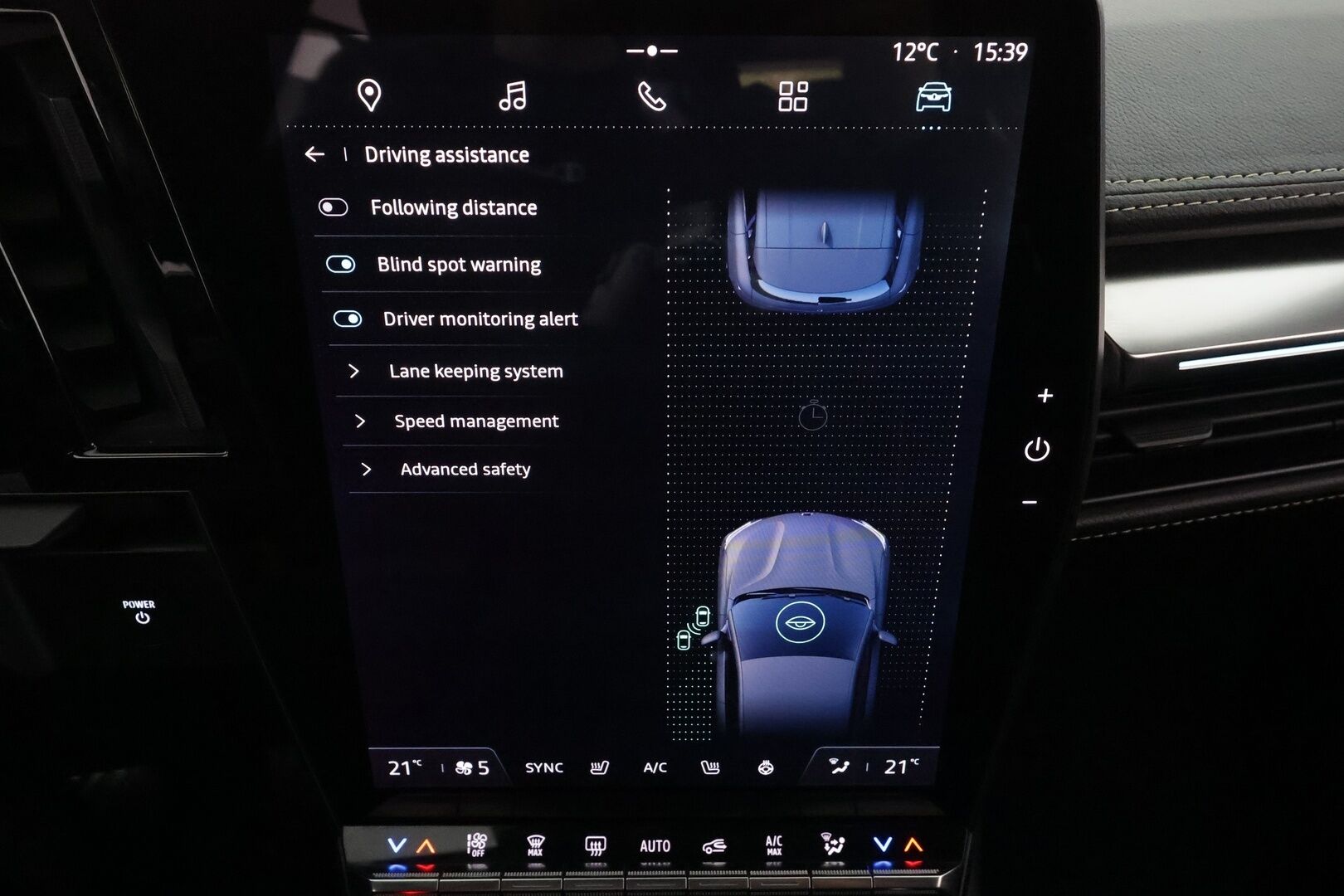 RENAULT MEGANE 2022 E-tech Electric 220hv Iconic * H&K / ILP / Koukku / ACC / LED / 360 / Hierovat Comfort-nahat Muistilla / Navi * - Kahdet renkaat aluvanteila