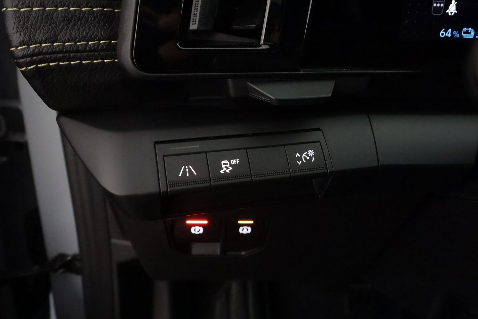 RENAULT MEGANE 2022 E-tech Electric 220hv Iconic * H&K / ILP / Koukku / ACC / LED / 360 / Hierovat Comfort-nahat Muistilla / Navi * - Kahdet renkaat aluvanteila