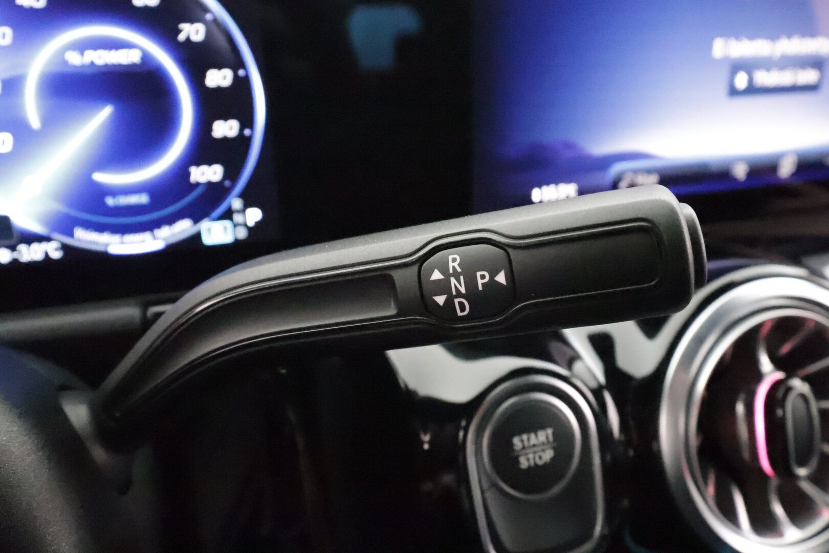 MERCEDES-BENZ EQA 2025 300 4Matic AMG Line * LED / Sportpenkki / Widecreen / P.Kamera / Navi / Kaistavahti / Katveavustin *