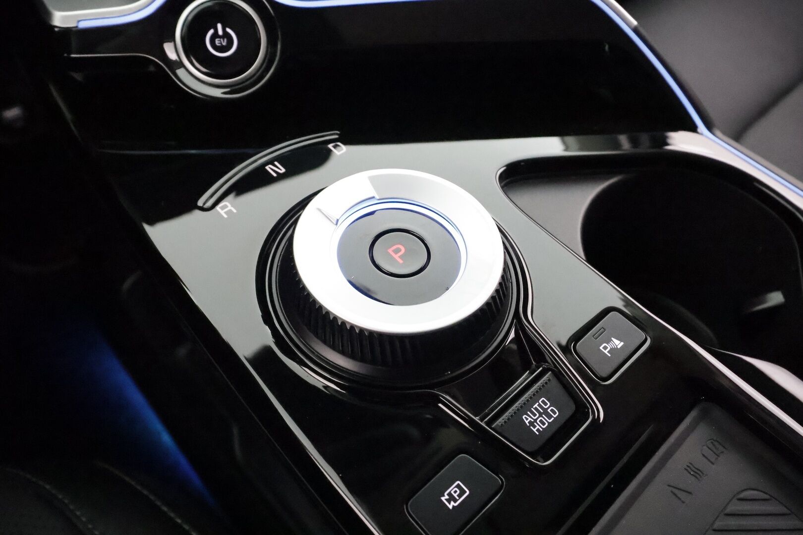 KIA EV6 2024 77,4kWh RWD * ACC / ILP / Meridian / Ilmastoidut nahat / P.kamera / Muistipenkki / Sähköluukku * - Akku kuntotarkastettu 