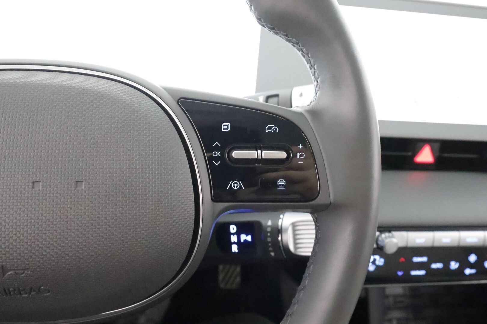 HYUNDAI IONIQ 5 2023 77 kWh 325 hv AWD Premium * ILP / Lasikatto / ACC / LED / Bose / Ilmastoitu Comfort-penkki Muistilla * - Akku kuntotarkastettu / HUD / 360 Kamera 