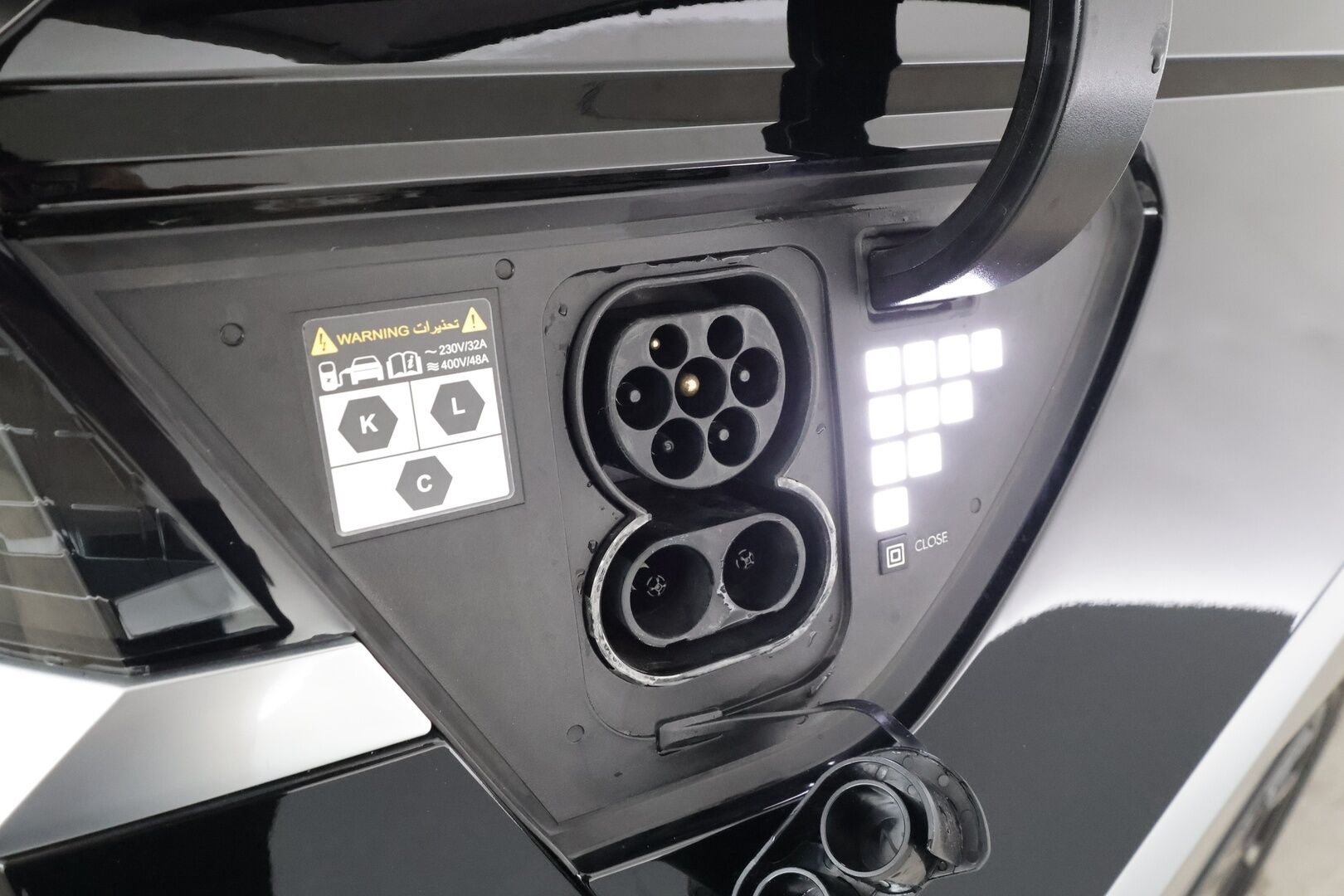 HYUNDAI IONIQ 5 2023 77 kWh 325 hv AWD Premium * ILP / Lasikatto / ACC / LED / Bose / Ilmastoitu Comfort-penkki Muistilla * - Akku kuntotarkastettu / HUD / 360 Kamera 