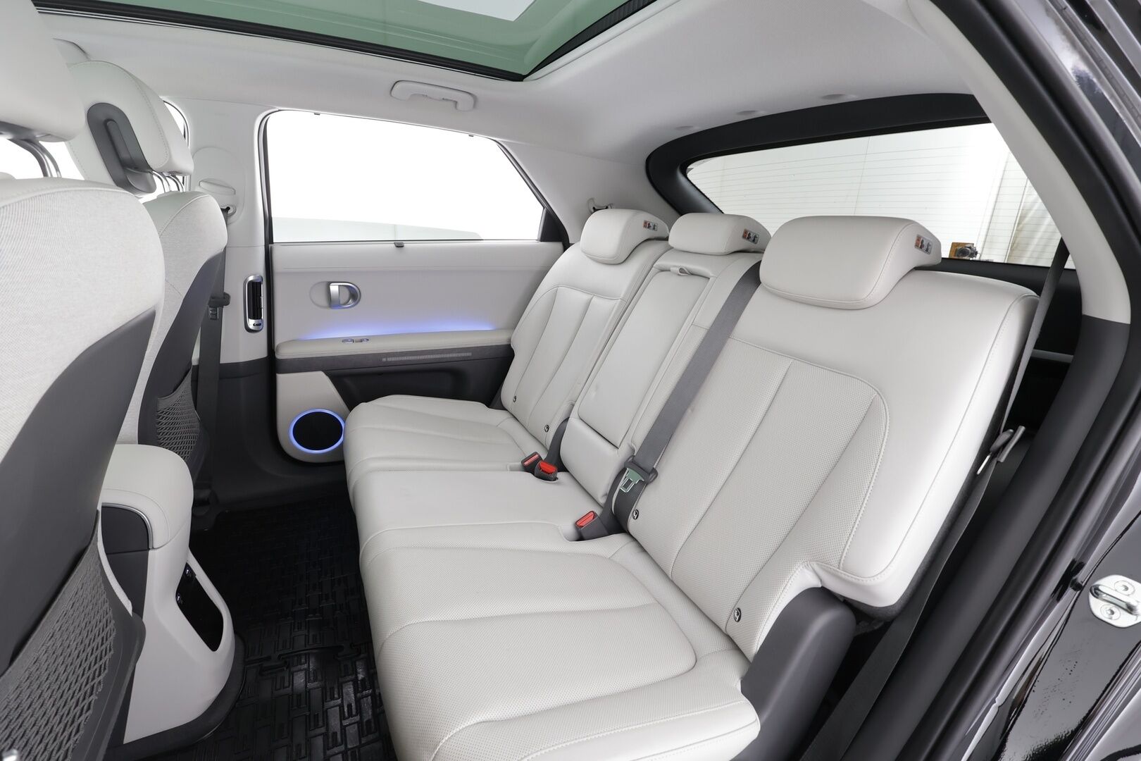 HYUNDAI IONIQ 5 2023 77 kWh 325 hv AWD Premium * ILP / Lasikatto / ACC / LED / Bose / Ilmastoitu Comfort-penkki Muistilla * - Akku kuntotarkastettu / HUD / 360 Kamera 