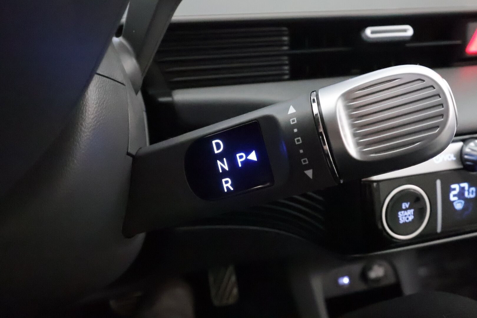 HYUNDAI IONIQ 5 2023 77 kWh 325 hv AWD Premium * ILP / Lasikatto / ACC / LED / Bose / Ilmastoitu Comfort-penkki Muistilla * - Akku kuntotarkastettu / HUD / 360 Kamera 