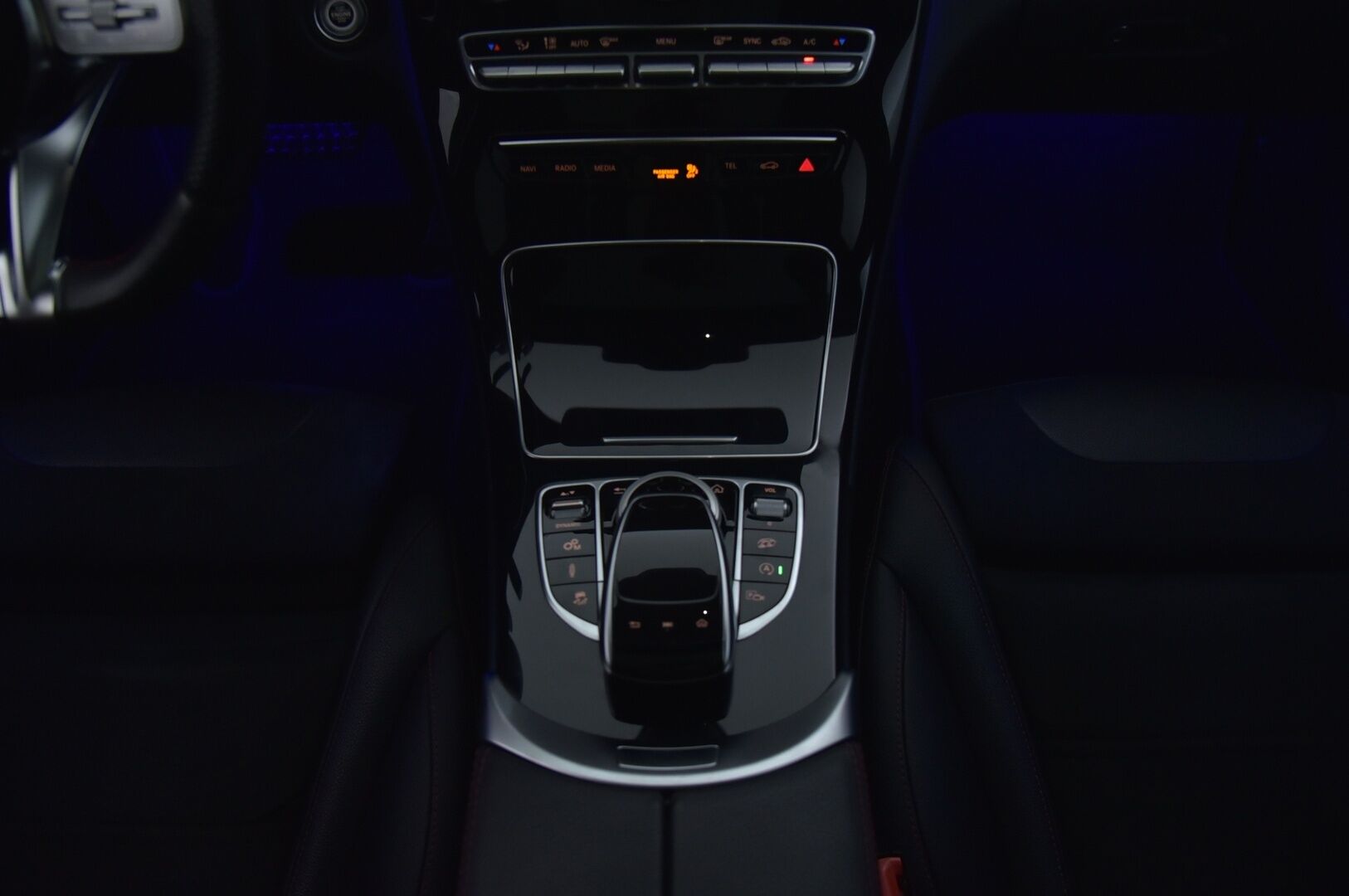 Mercedes-Benz C 43 AMG 2019 ** Facelift / Burmester / Perf.putkisto / Distronic+ / Multibeam LED / HUD / Panoraama ** - ** Juuri saapui / Juuri katsastettu / Kahdet renkaat aluilla / Näyttävä ** - HULLUT AVAJAISHULINAT KORKOTARJOUS 3,29 %