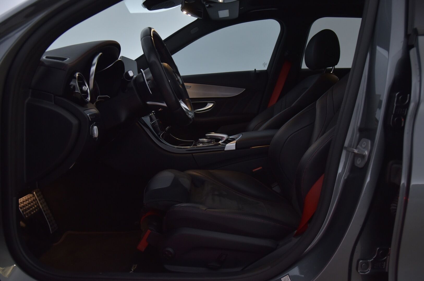 Mercedes-Benz C 43 AMG 2019 ** Facelift / Burmester / Perf.putkisto / Distronic+ / Multibeam LED / HUD / Panoraama ** - ** Juuri saapui / Kahdet renkaat aluilla / Näyttävä **