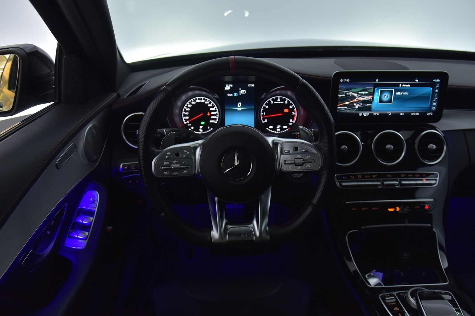 Mercedes-Benz C 43 AMG 2019 ** Facelift / Burmester / Perf.putkisto / Distronic+ / Multibeam LED / HUD / Panoraama ** - ** Juuri saapui / Kahdet renkaat aluilla / Näyttävä **