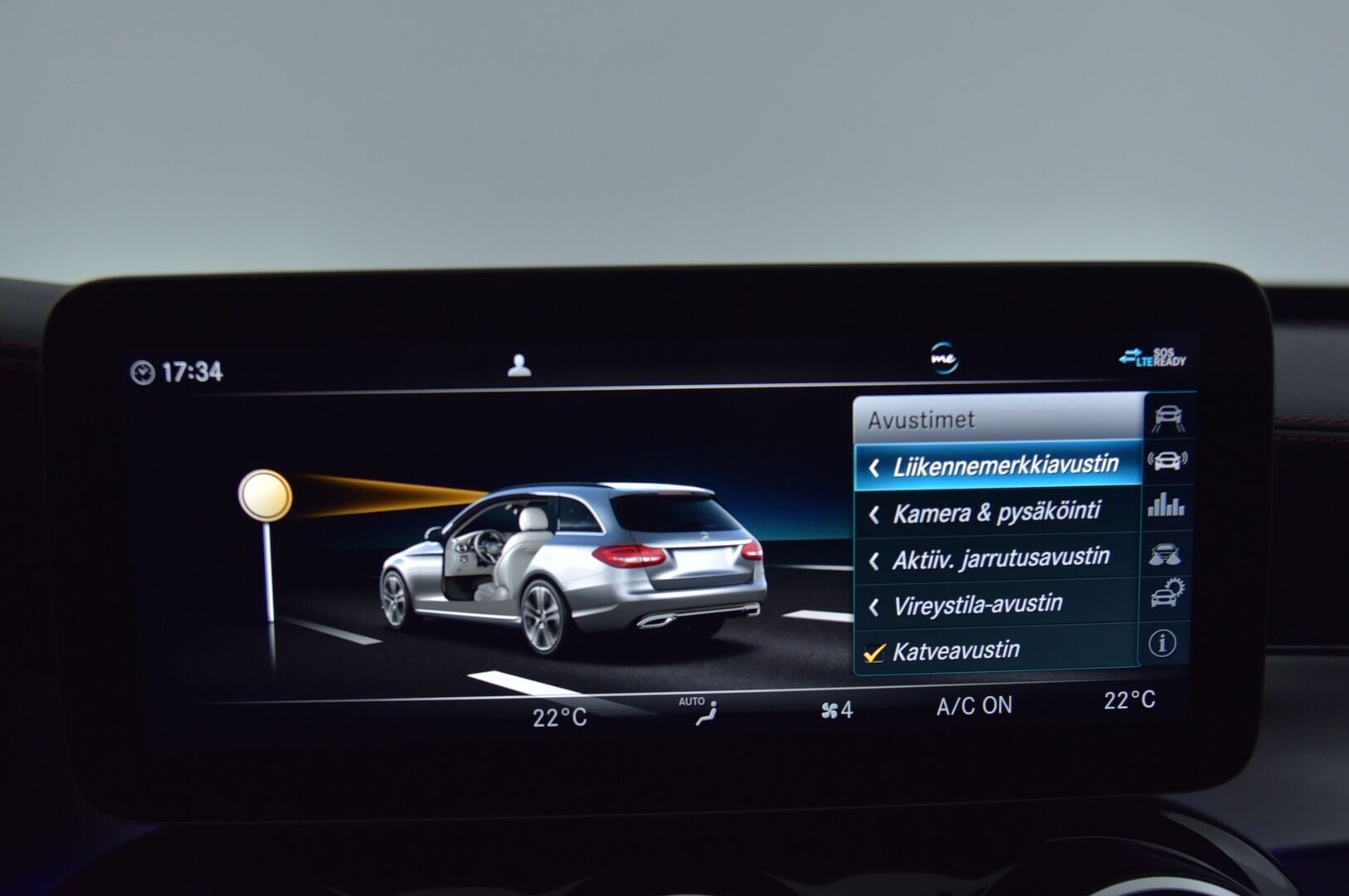 Mercedes-Benz C 43 AMG 2019 ** Facelift / Burmester / Perf.putkisto / Distronic+ / Multibeam LED / HUD / Panoraama ** - ** Juuri saapui / Kahdet renkaat aluilla / Näyttävä **