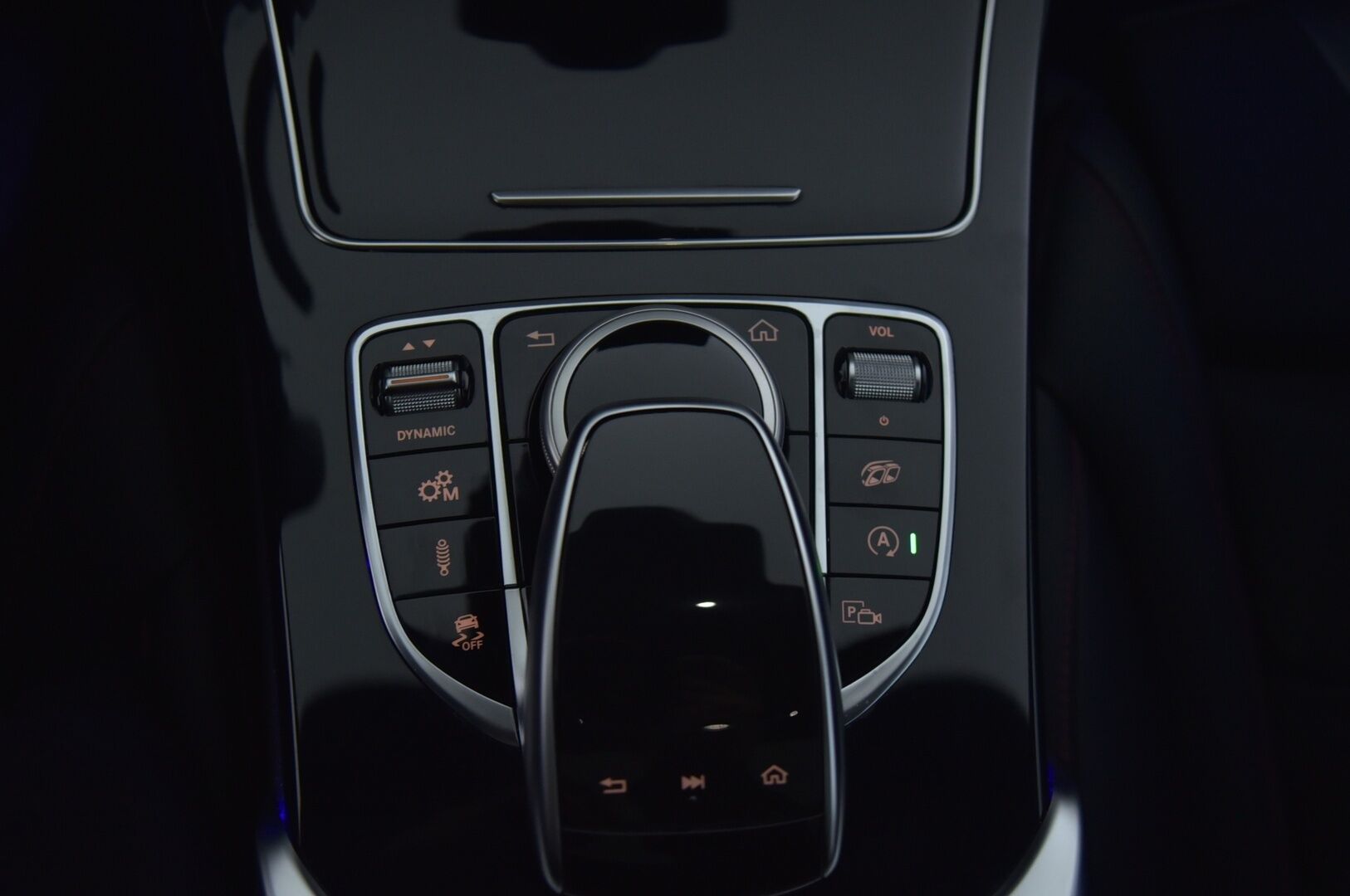 Mercedes-Benz C 43 AMG 2019 ** Facelift / Burmester / Perf.putkisto / Distronic+ / Multibeam LED / HUD / Panoraama ** - ** Juuri saapui / Kahdet renkaat aluilla / Näyttävä **